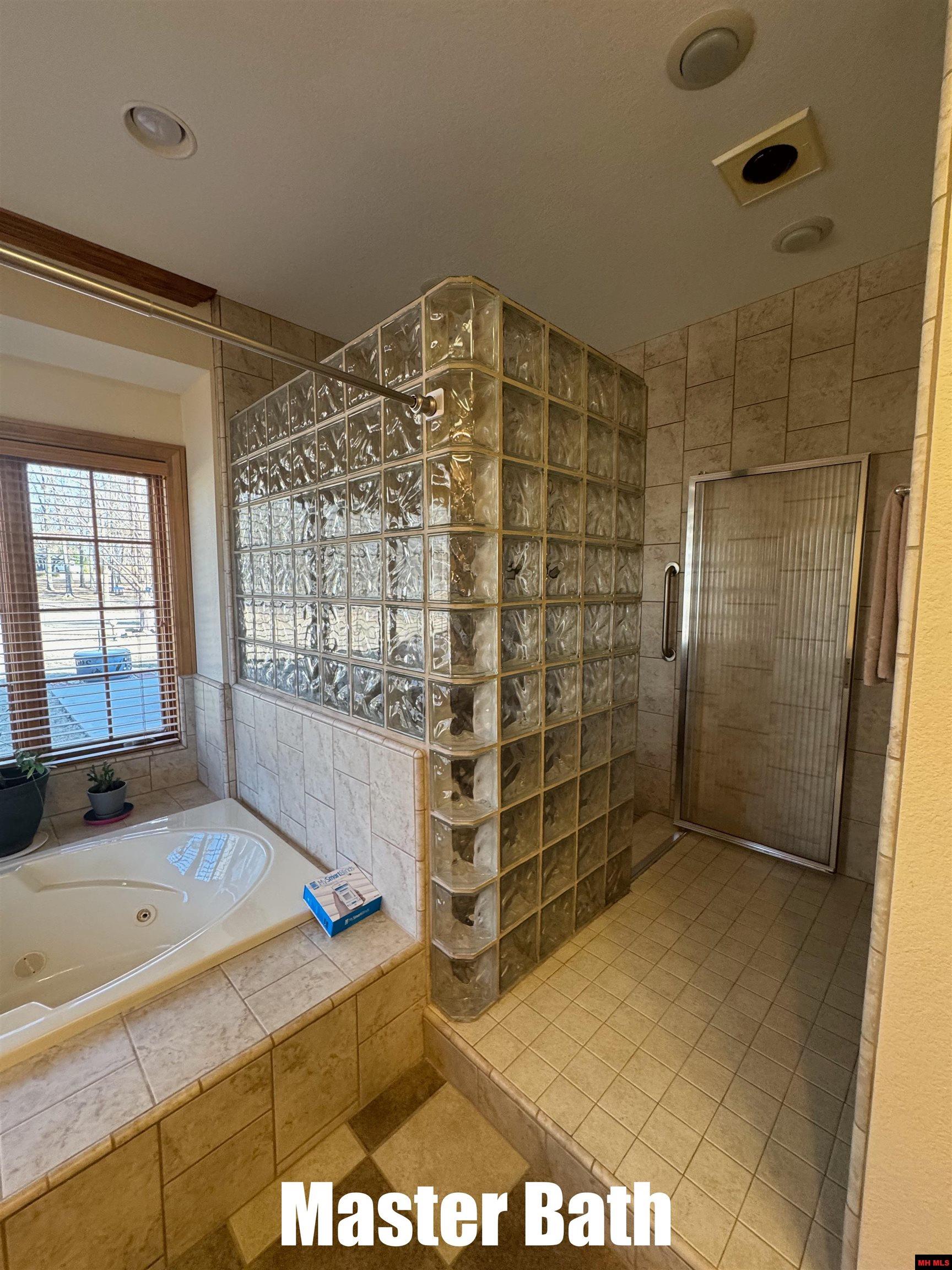 960 PEBBLECREEK DRIVE Mountain Home, AR