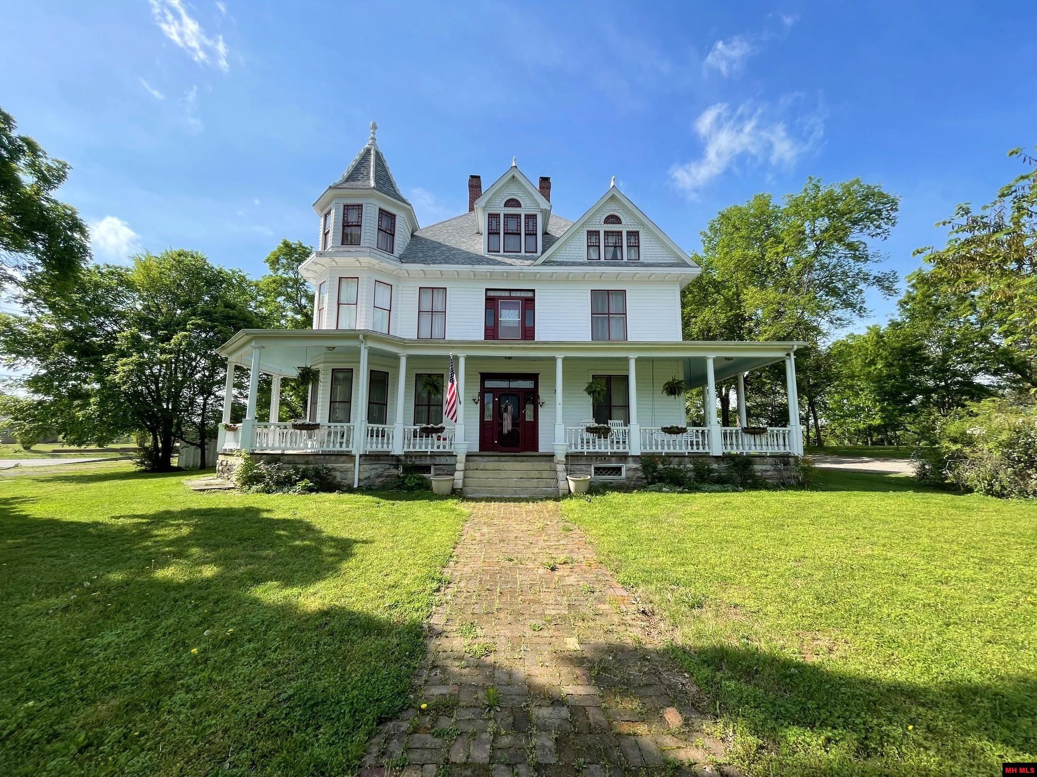 359 VALLEY STREET Yellville, AR 72687
