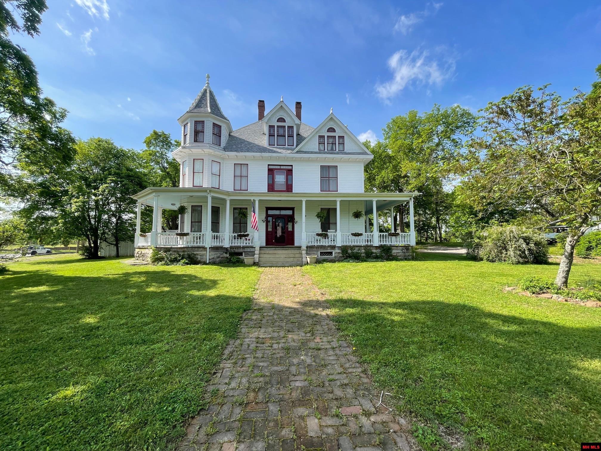 359 VALLEY STREET Yellville, AR 72687