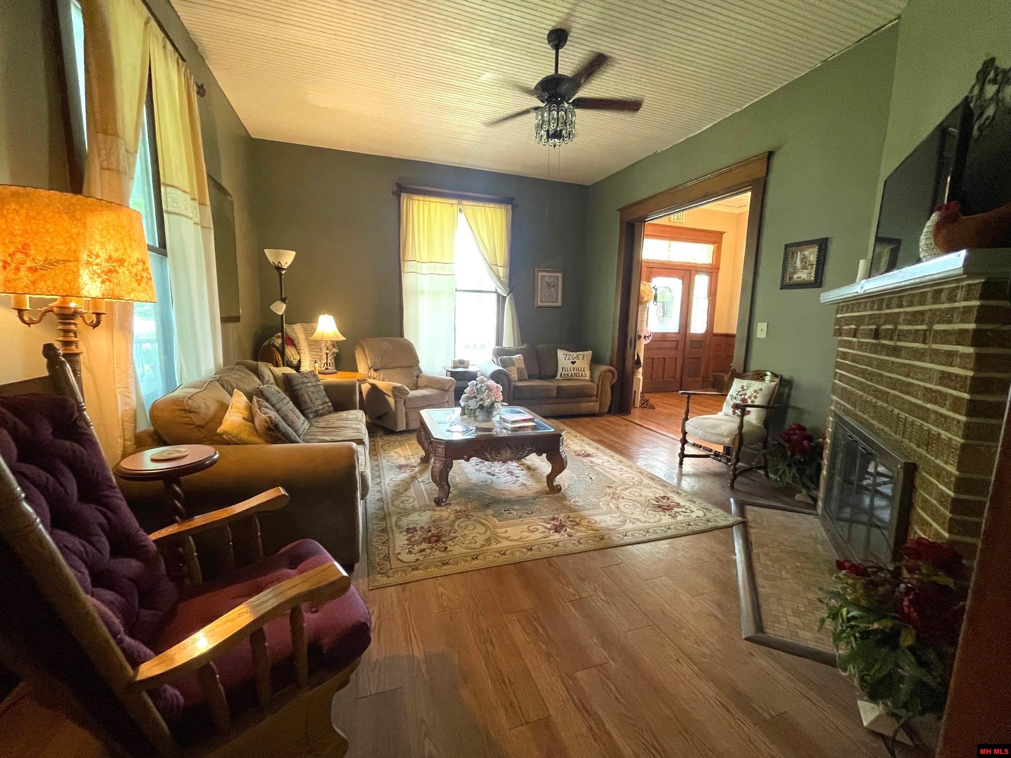 359 VALLEY STREET Yellville, AR 72687