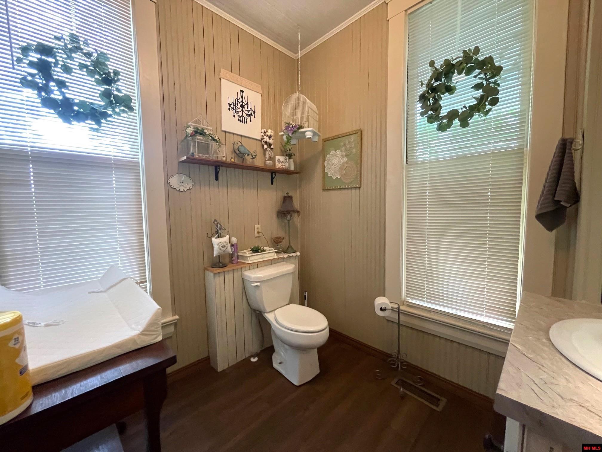 359 VALLEY STREET Yellville, AR 72687