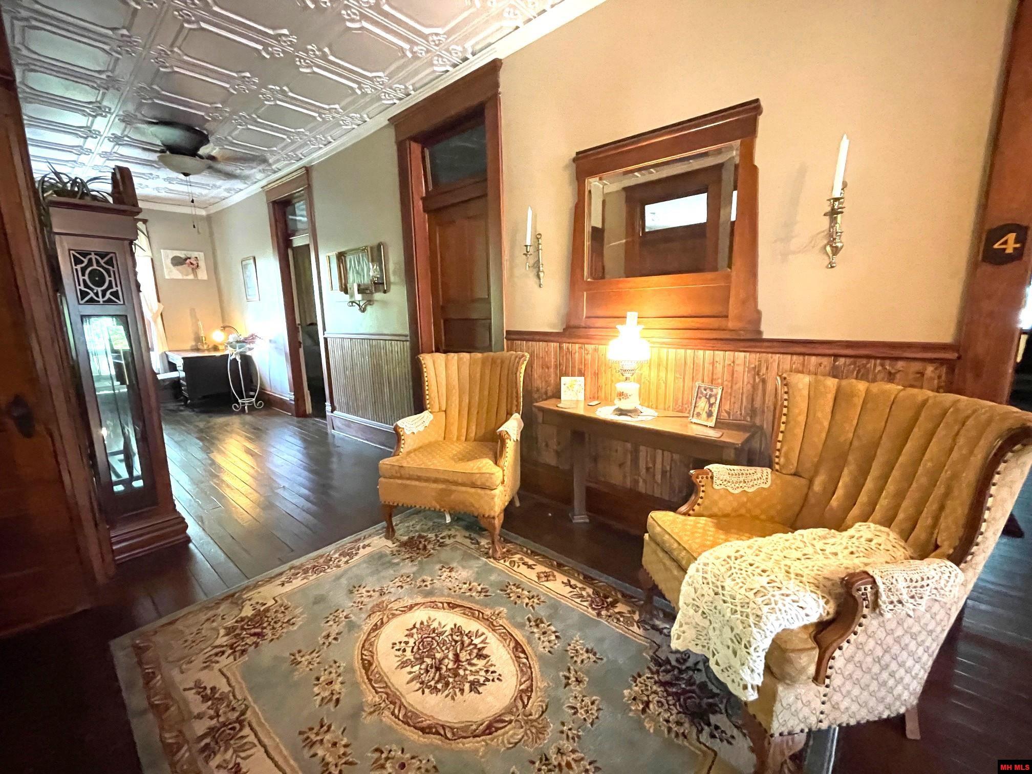 359 VALLEY STREET Yellville, AR 72687