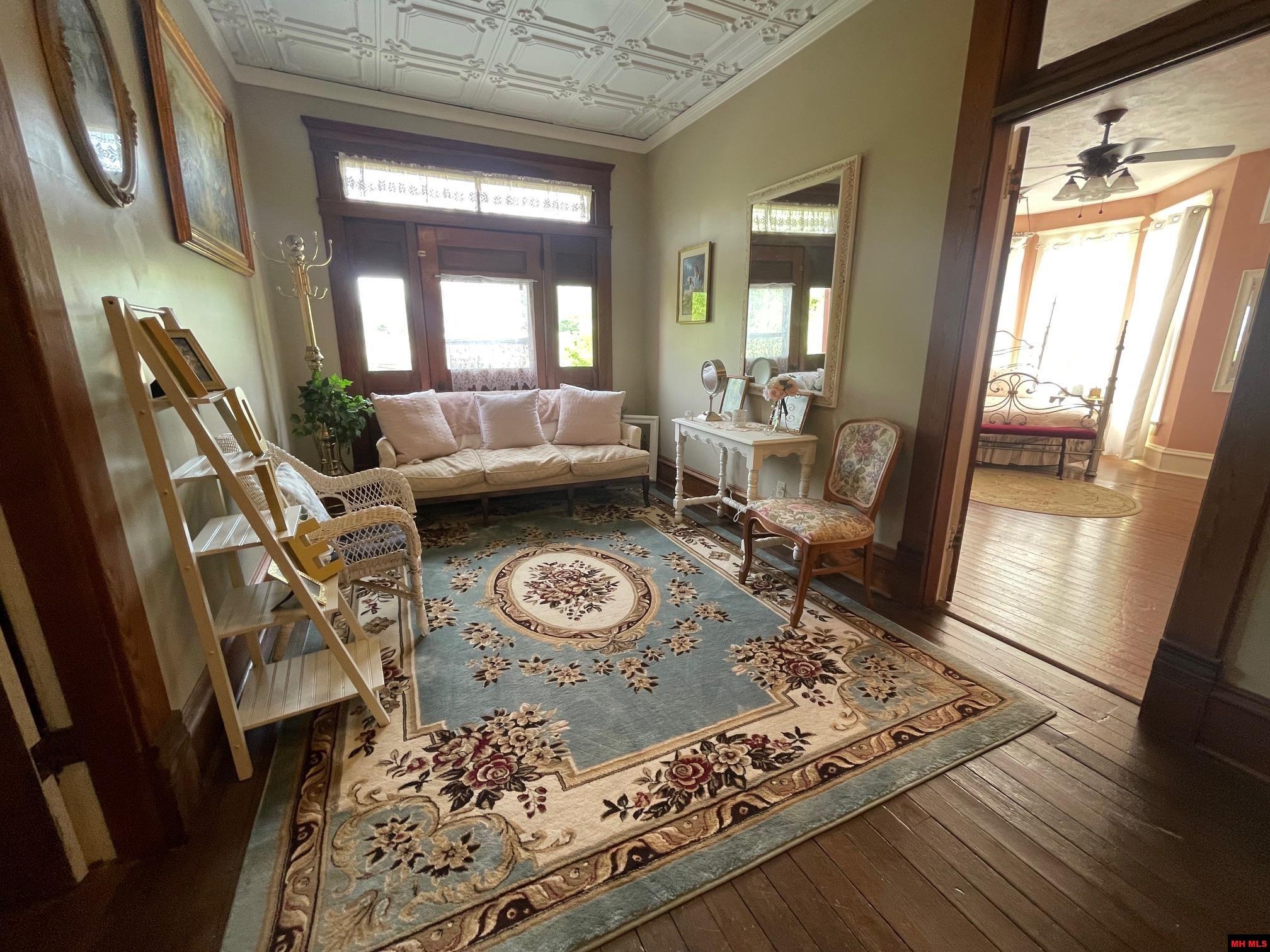 359 VALLEY STREET Yellville, AR 72687