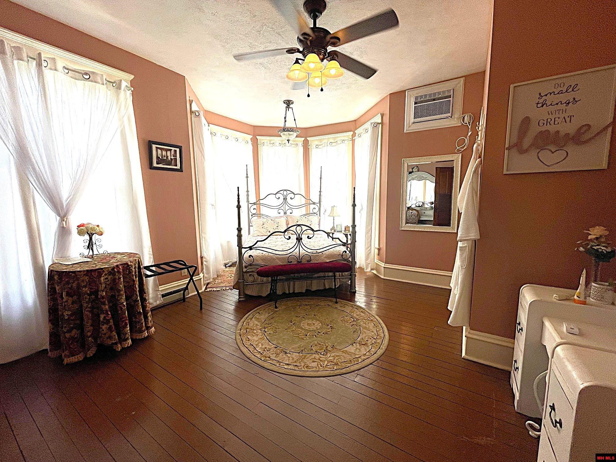 359 VALLEY STREET Yellville, AR 72687
