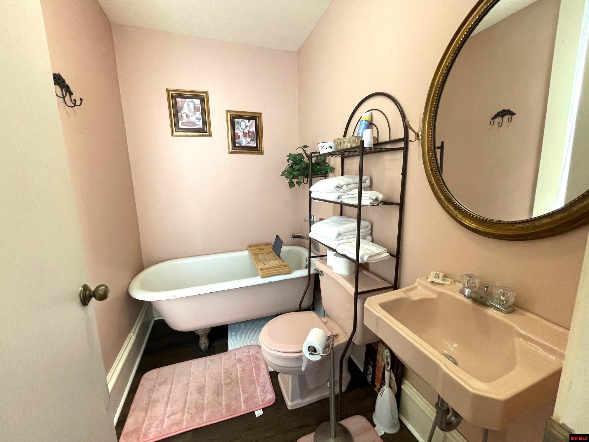 359 VALLEY STREET Yellville, AR 72687
