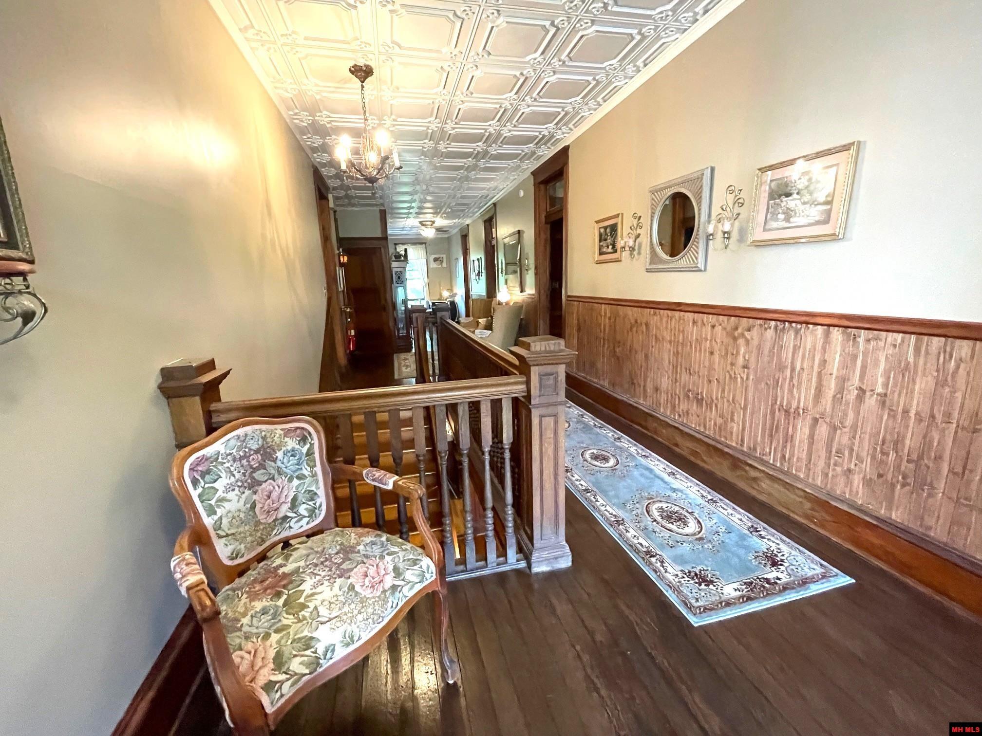 359 VALLEY STREET Yellville, AR 72687