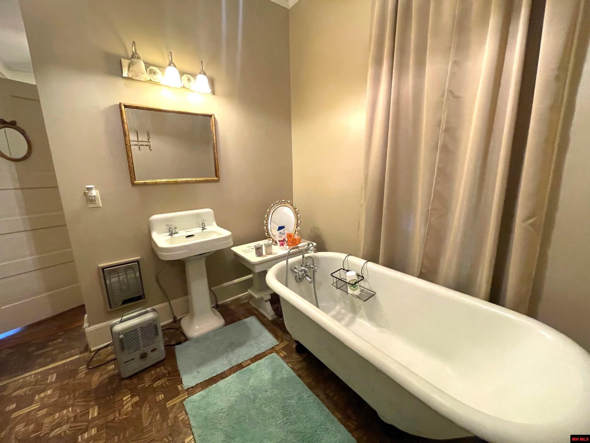 359 VALLEY STREET Yellville, AR 72687