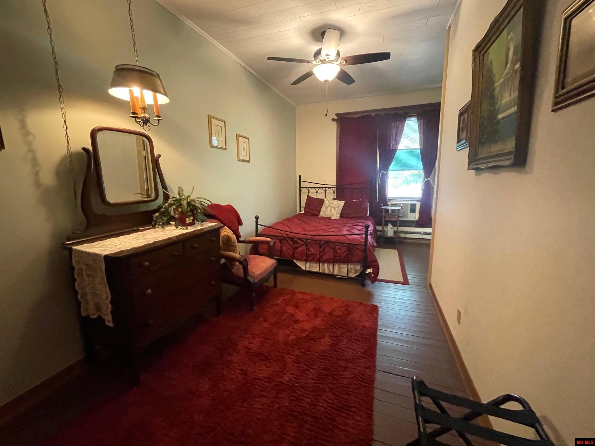 359 VALLEY STREET Yellville, AR 72687