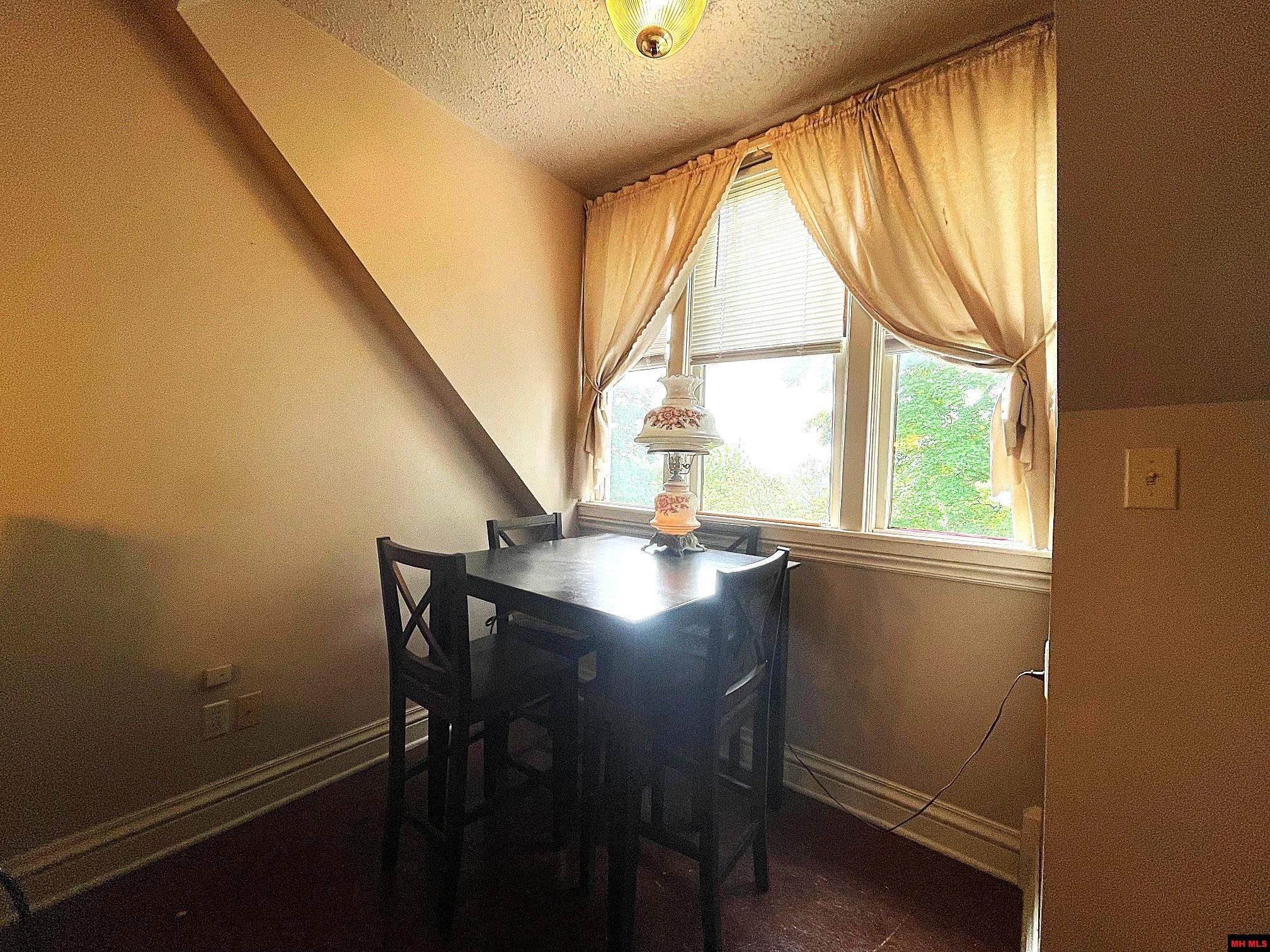 359 VALLEY STREET Yellville, AR 72687
