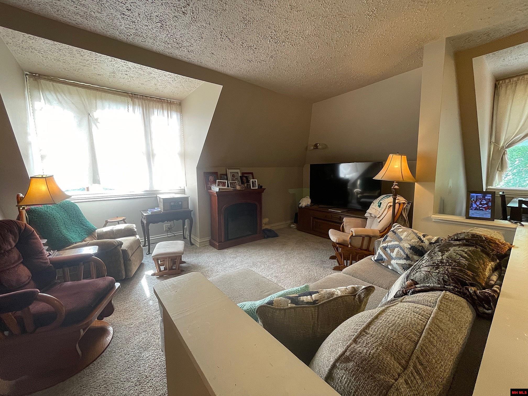 359 VALLEY STREET Yellville, AR 72687