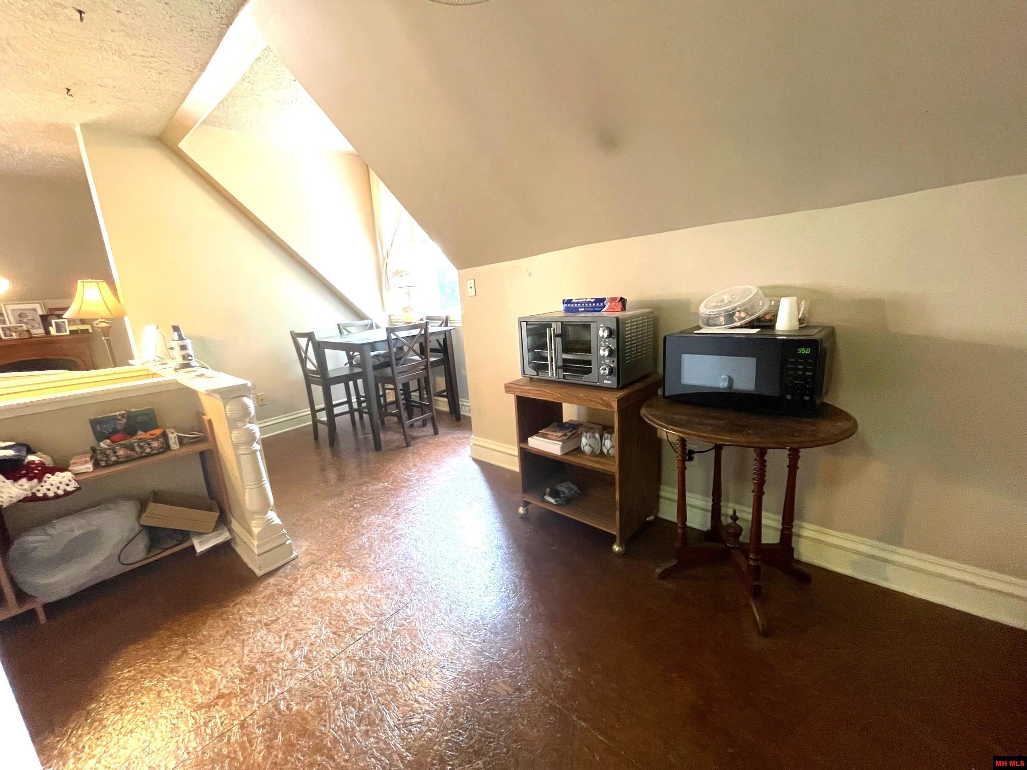 359 VALLEY STREET Yellville, AR 72687