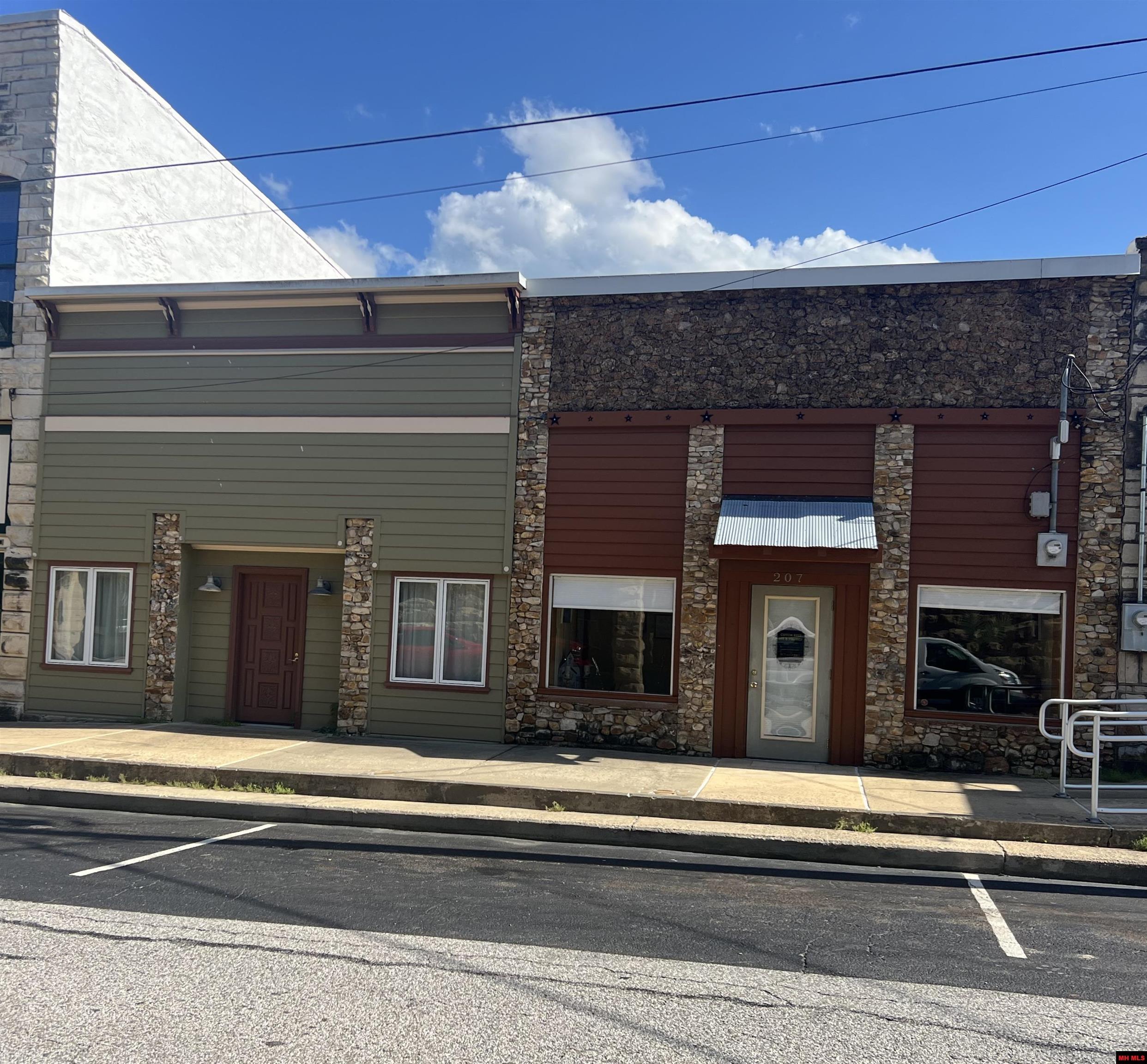 207 & 211 E OLD MAIN STREET Yellville, AR