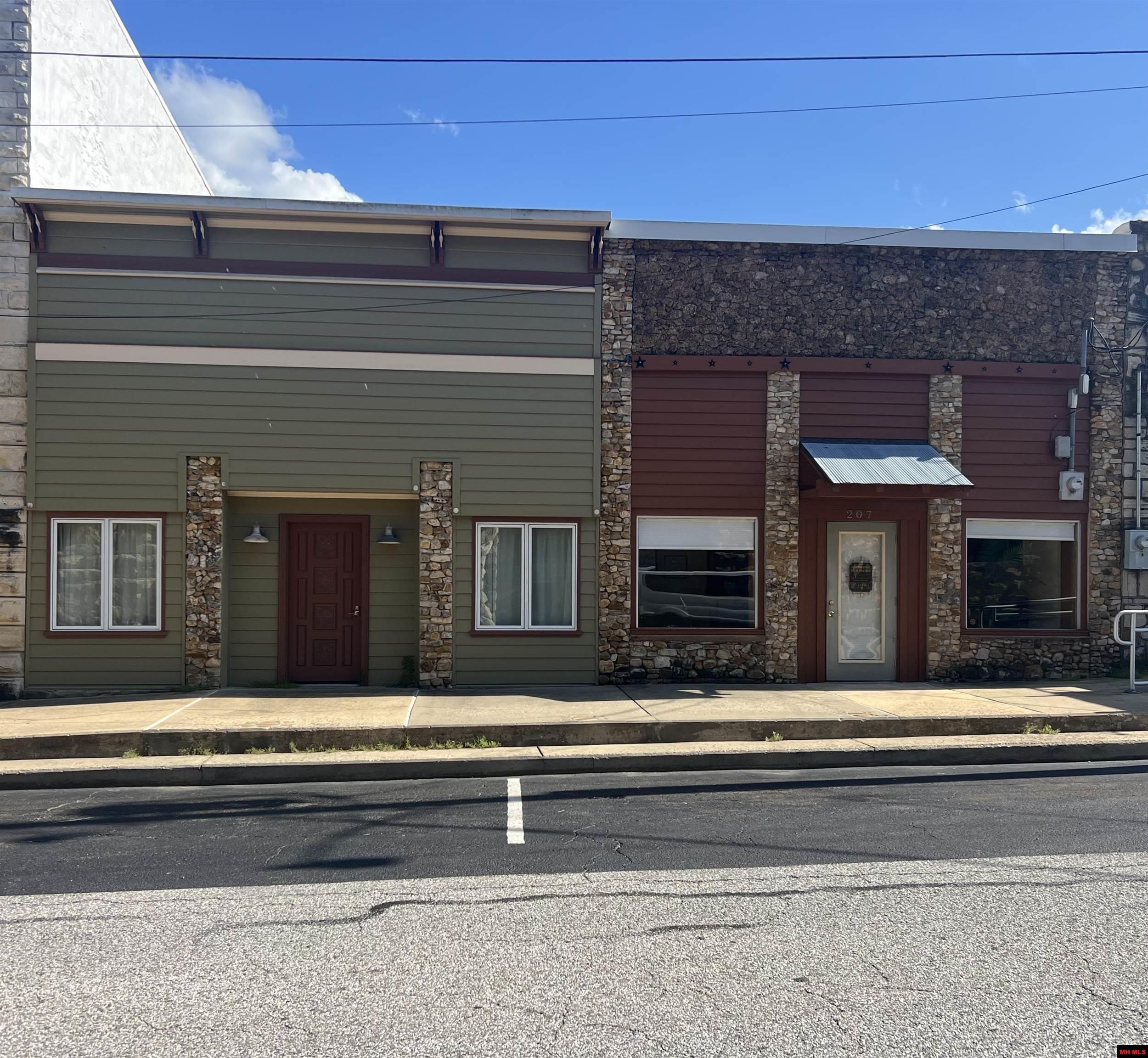 207 & 211 E OLD MAIN STREET Yellville, AR