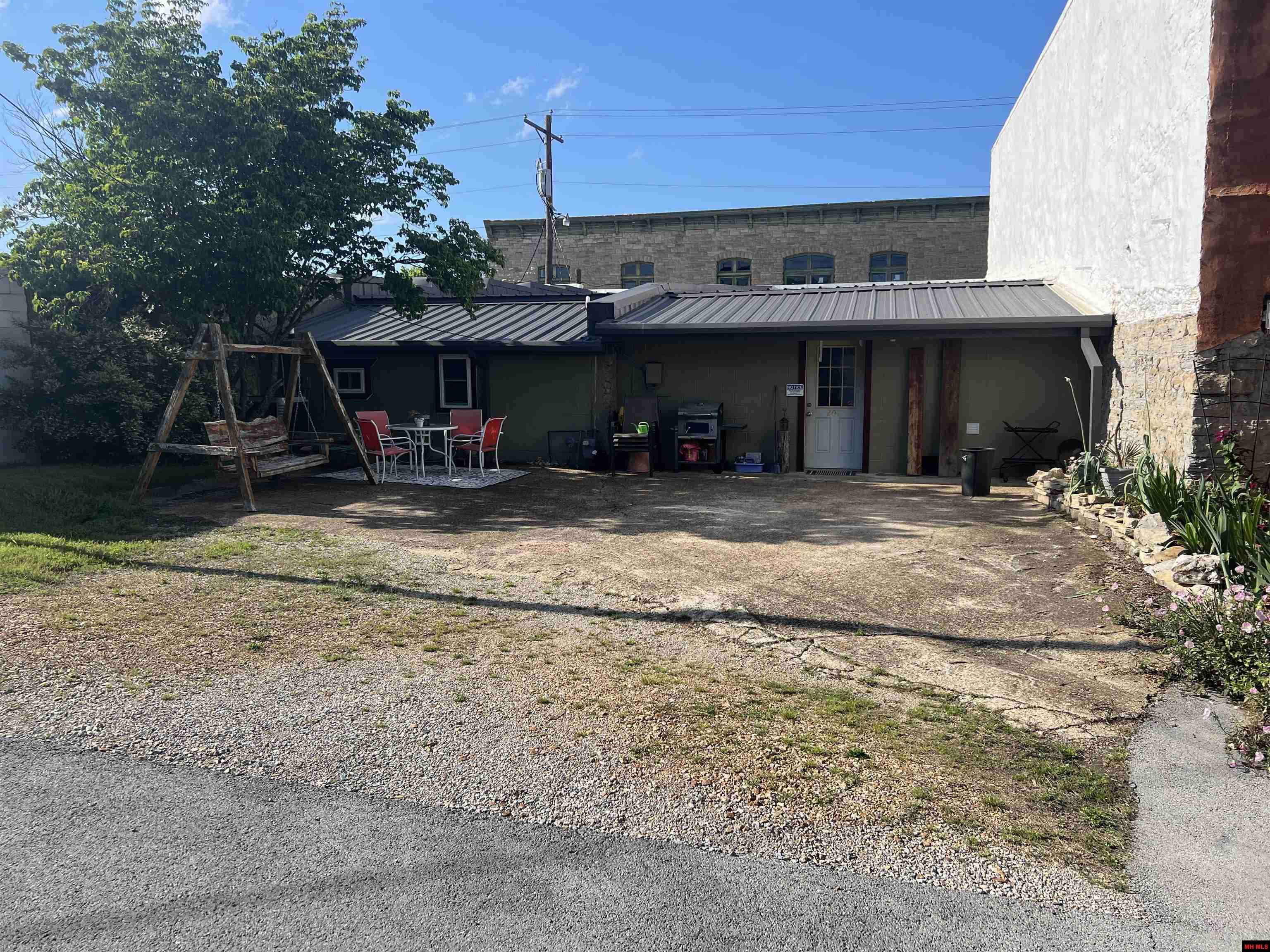 207 & 211 E OLD MAIN STREET Yellville, AR