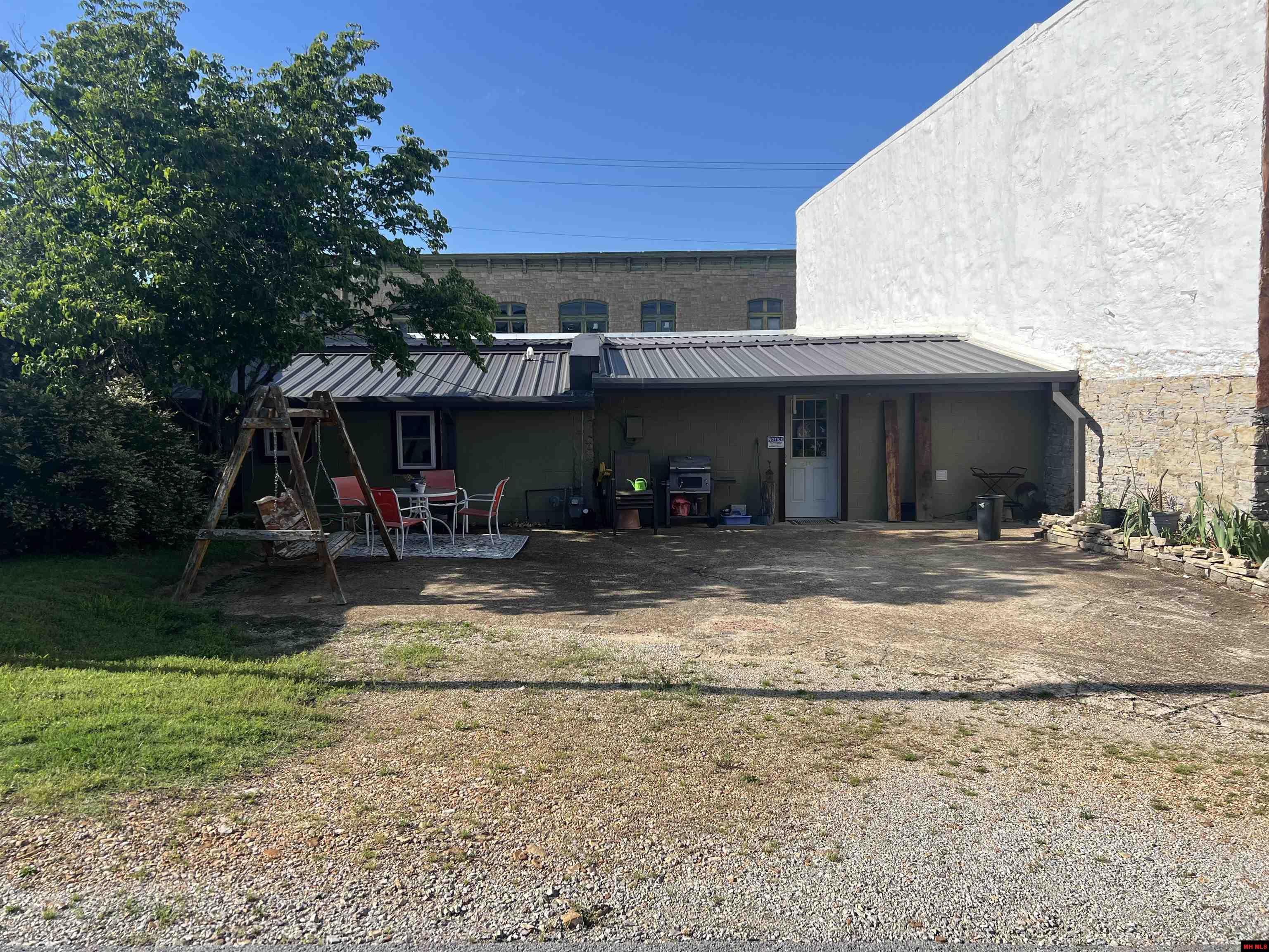 207 & 211 E OLD MAIN STREET Yellville, AR