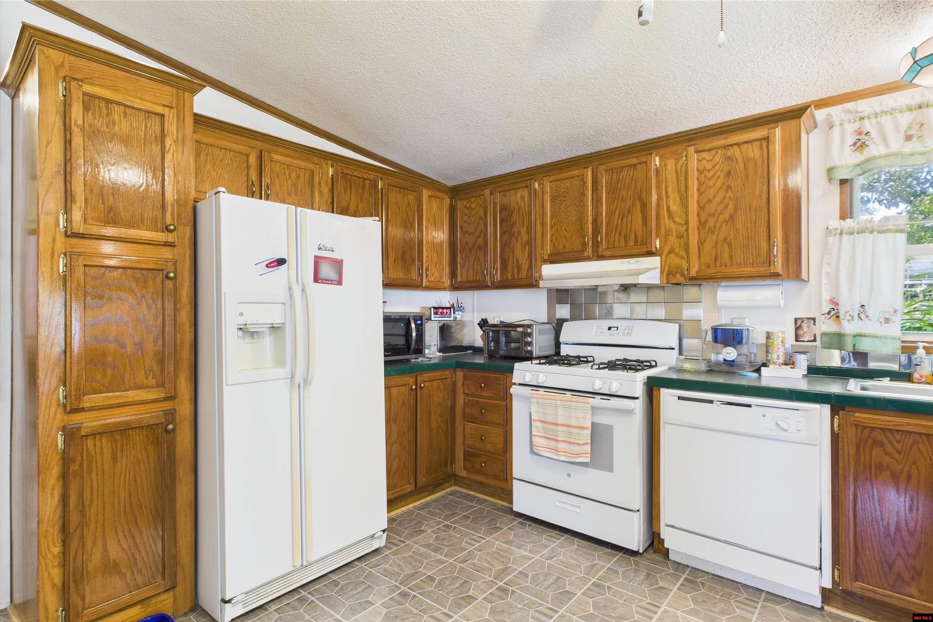 1236 GLENBRIAR COURT Mountain Home, AR