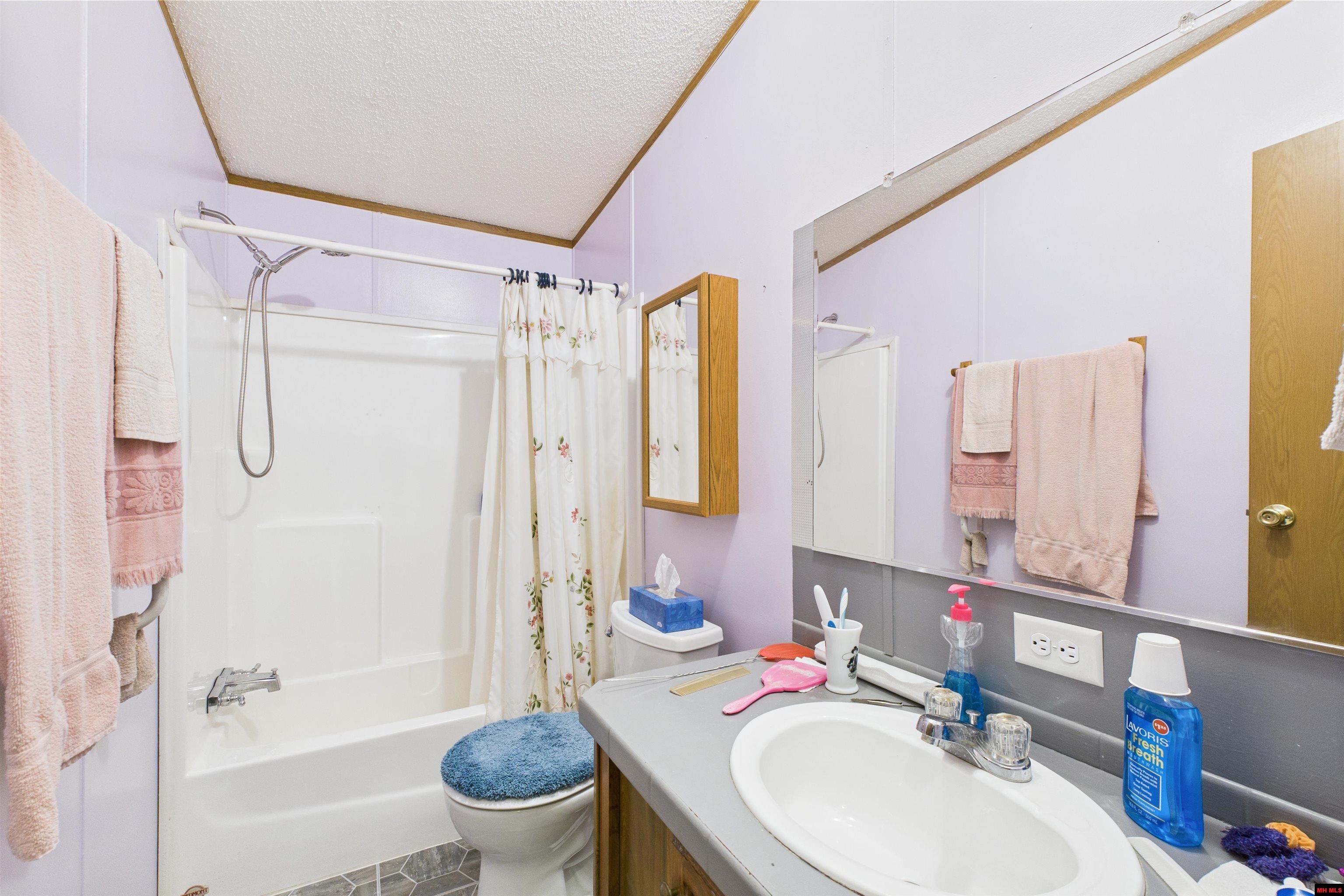 1236 GLENBRIAR COURT Mountain Home, AR