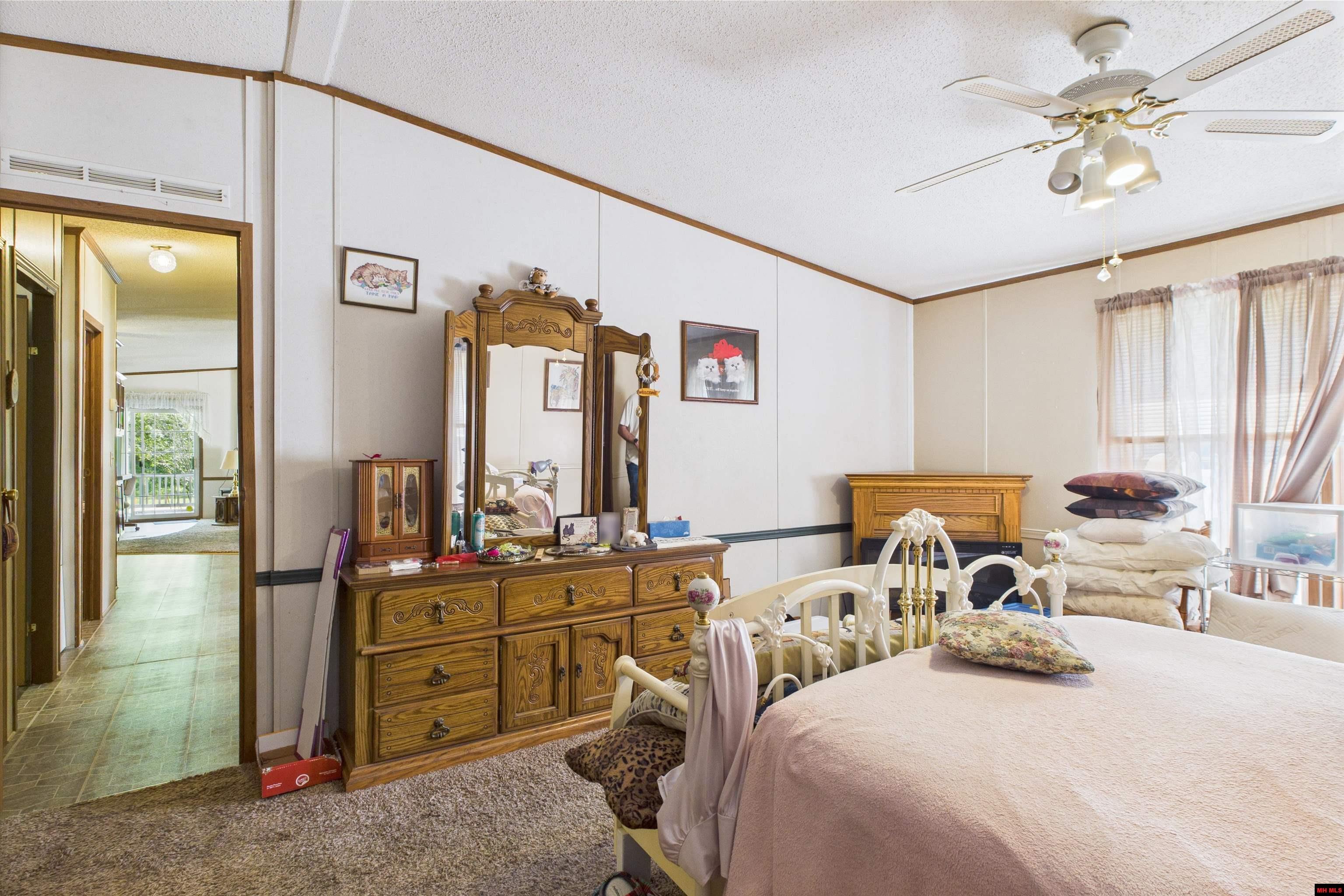 1236 GLENBRIAR COURT Mountain Home, AR