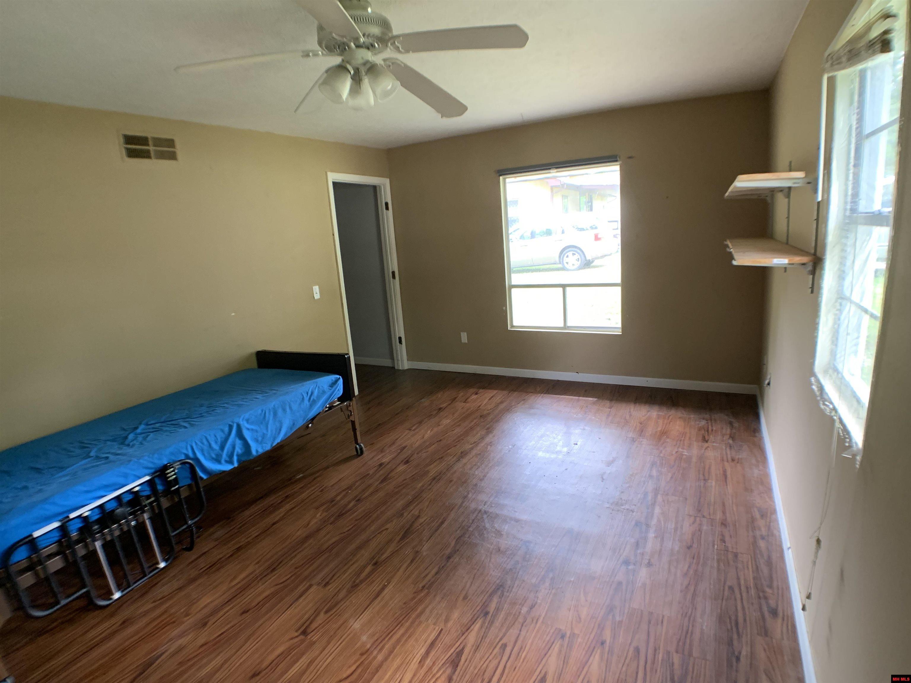 218 SUMMIT AVENUE Bull Shoals, AR