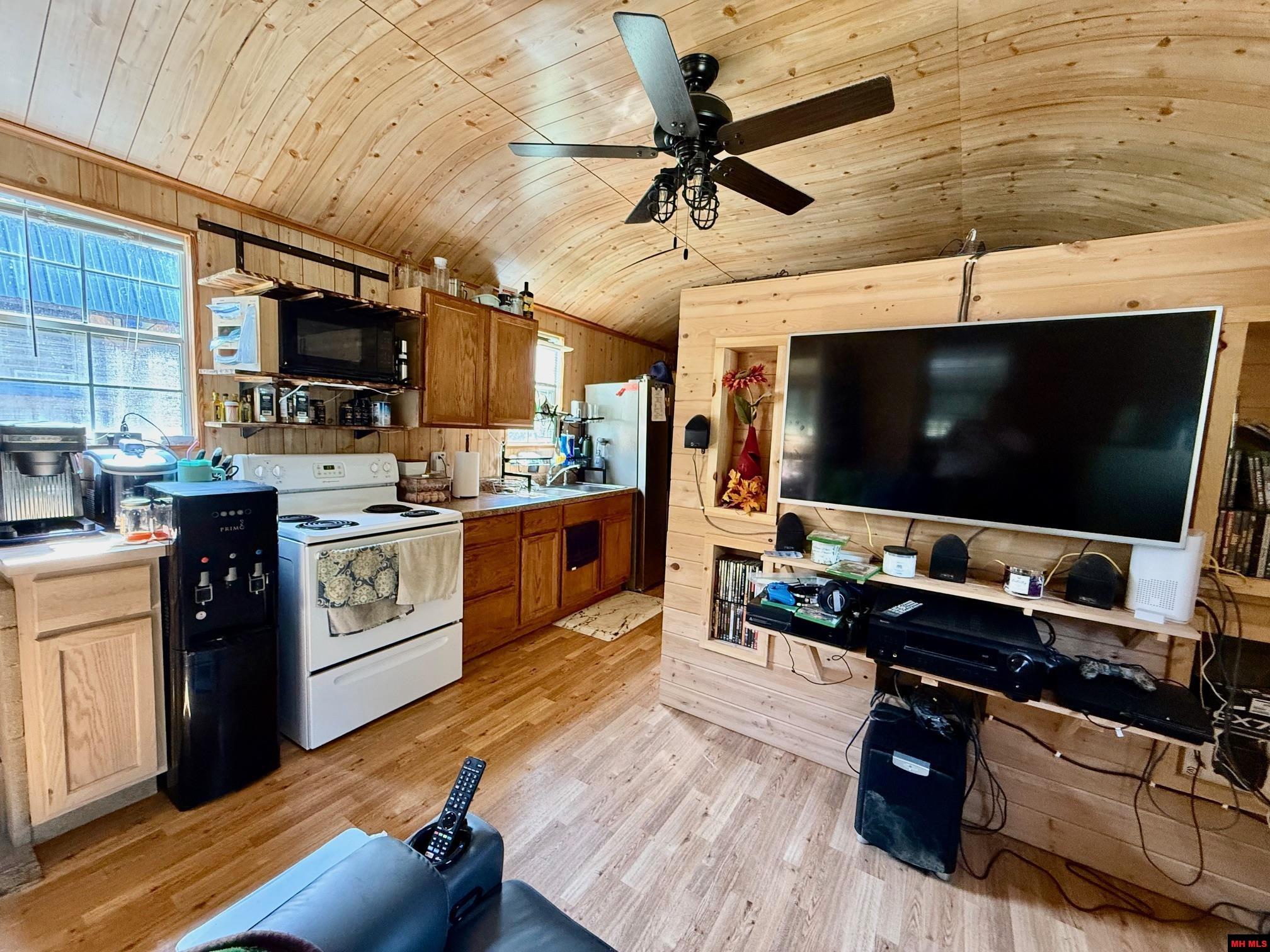 11387 HWY 14 Yellville, AR 72687