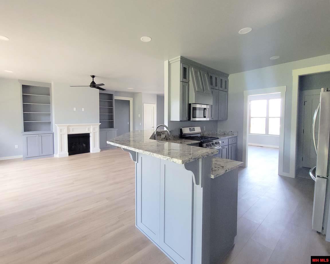 238 S SHEEKS DRIVE Mountain Home, AR