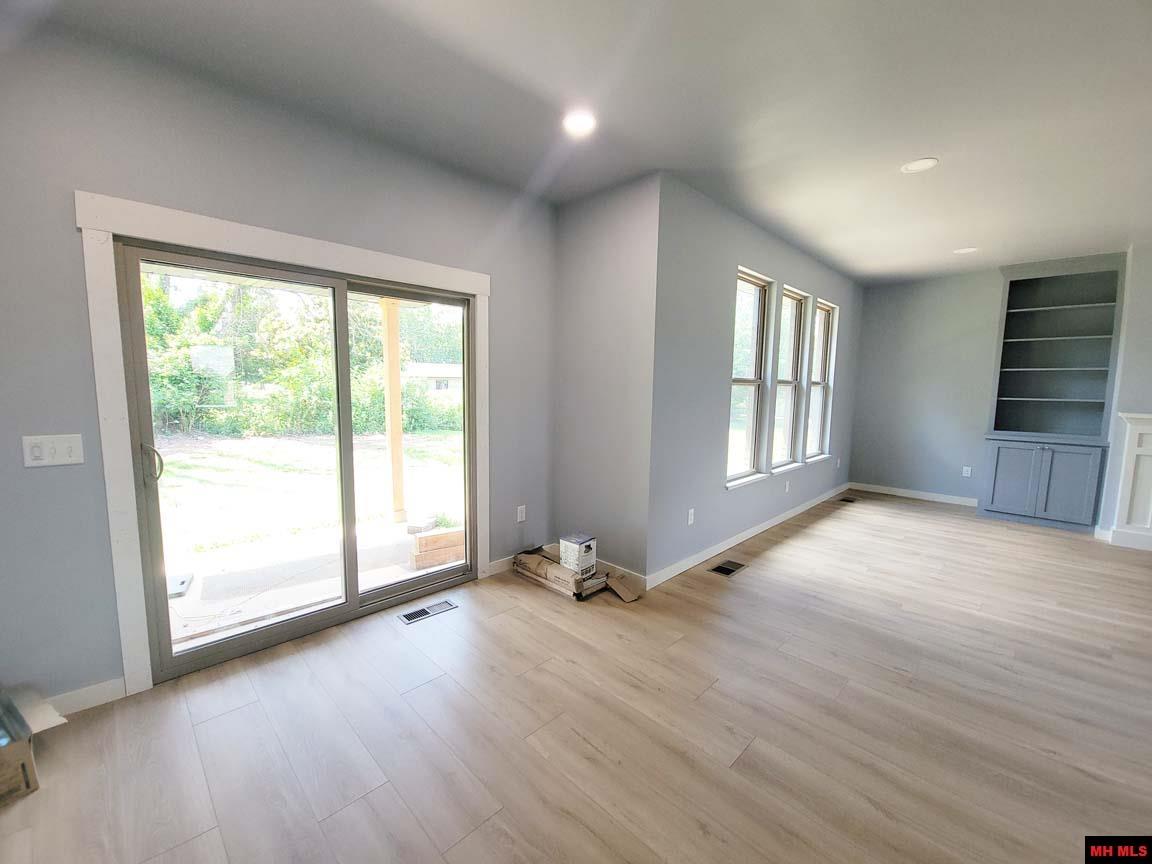 238 S SHEEKS DRIVE Mountain Home, AR