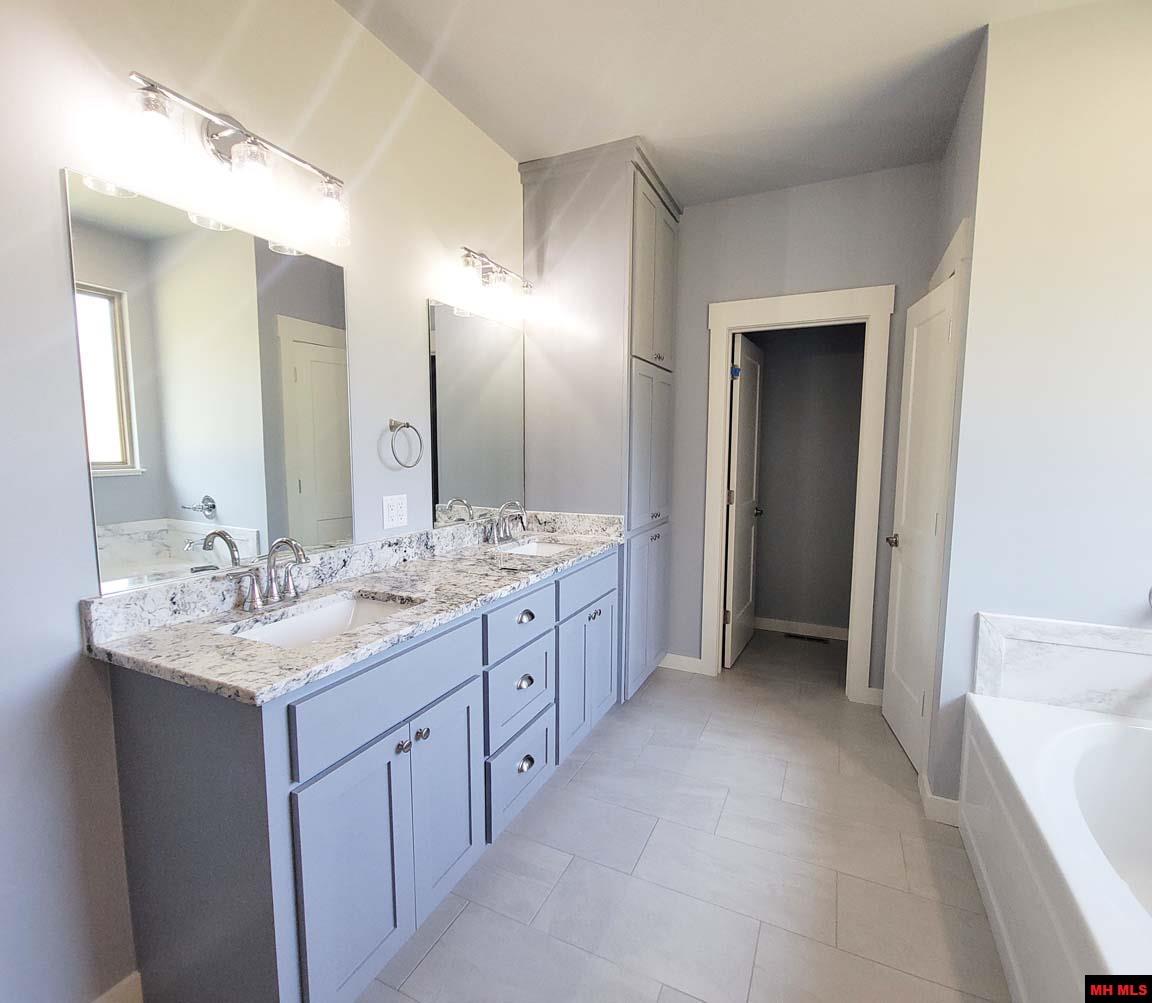 238 S SHEEKS DRIVE Mountain Home, AR