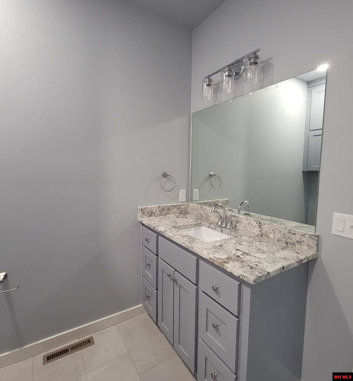 238 S SHEEKS DRIVE Mountain Home, AR