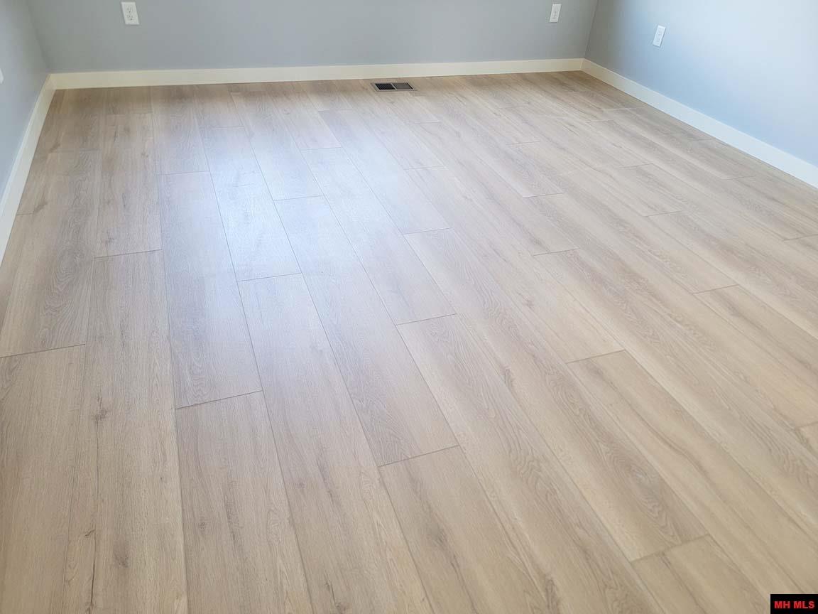 238 S SHEEKS DRIVE Mountain Home, AR