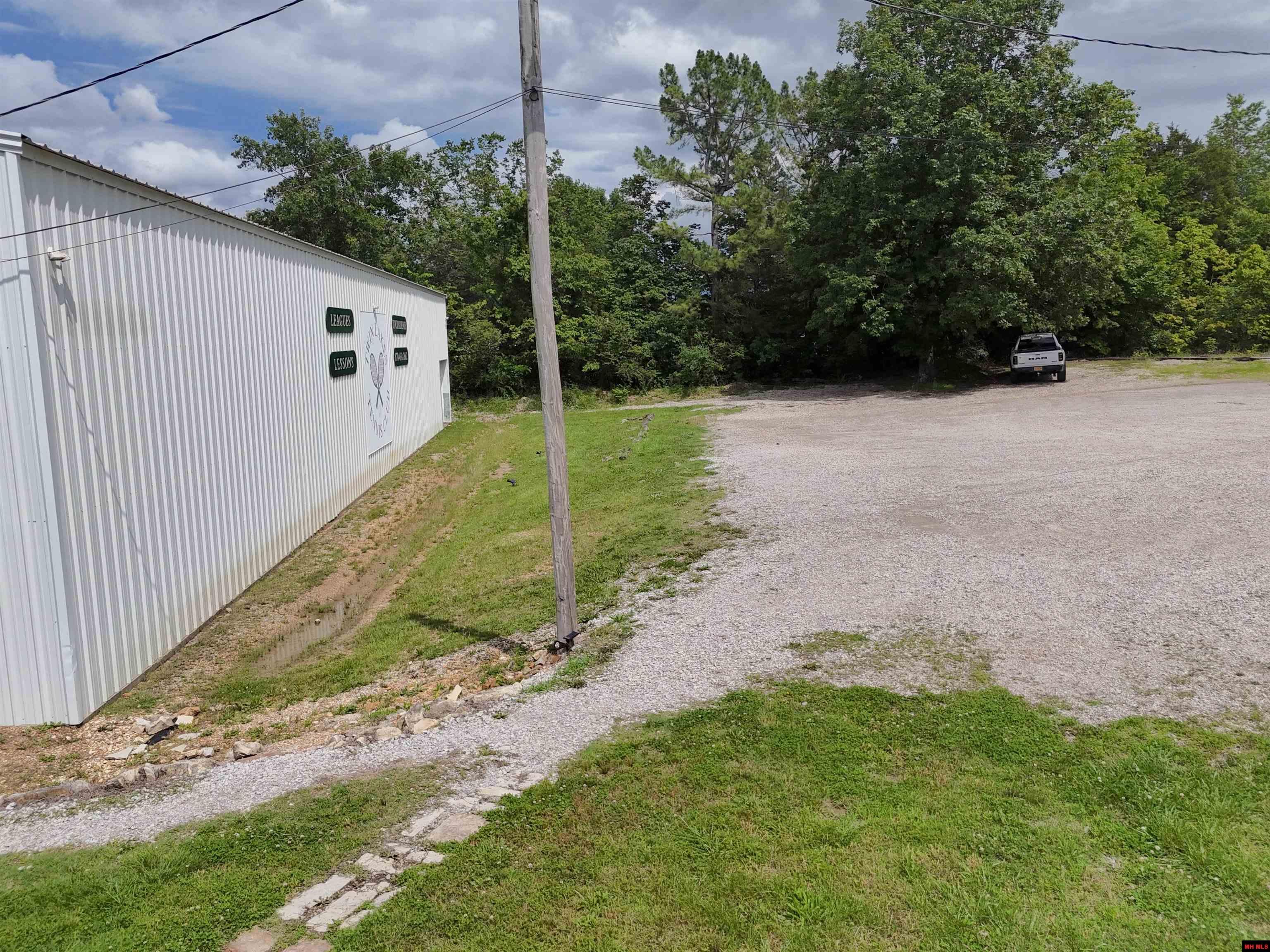 111 CR 27 Mountain Home, AR