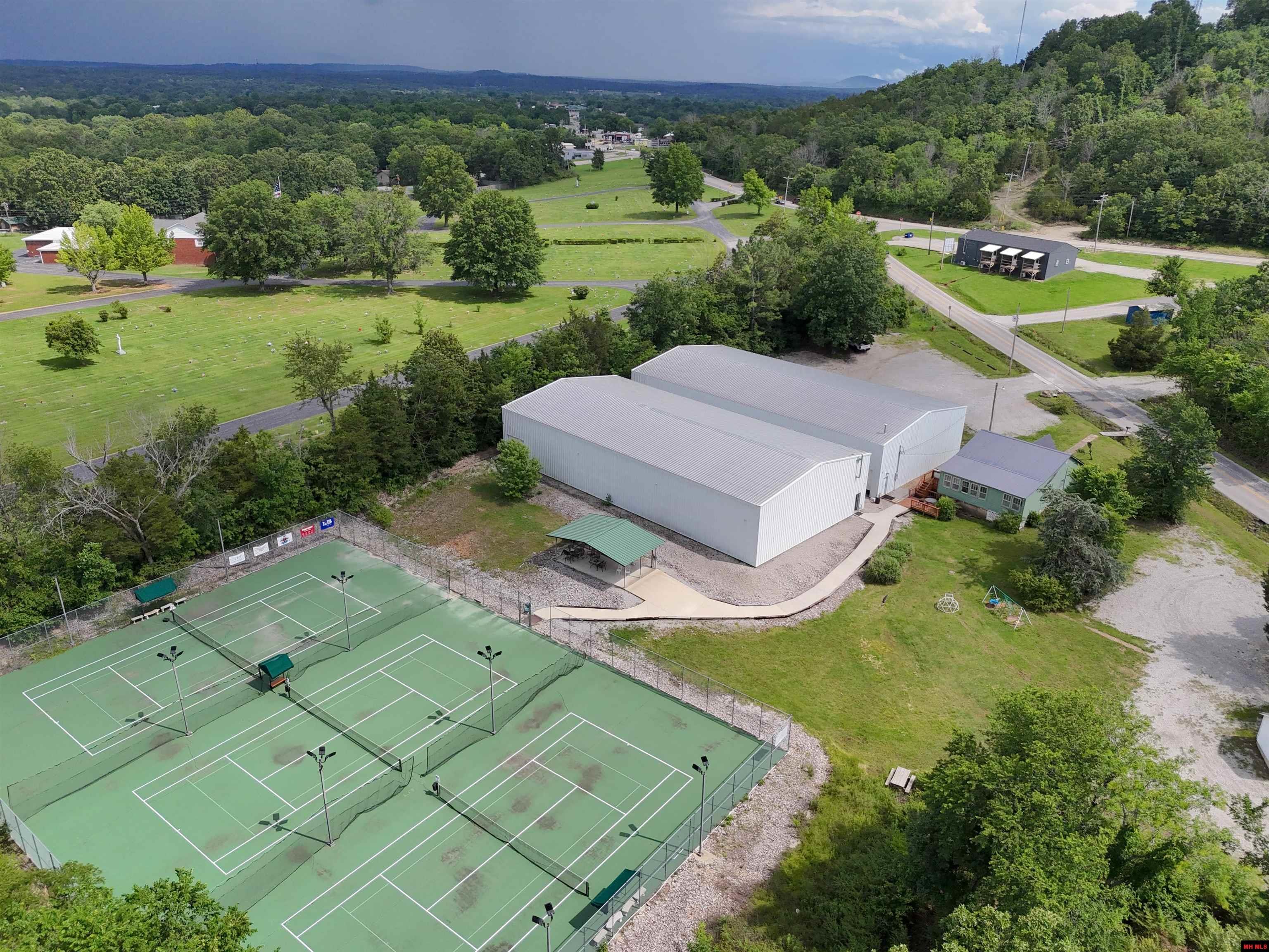 111 CR 27 Mountain Home, AR