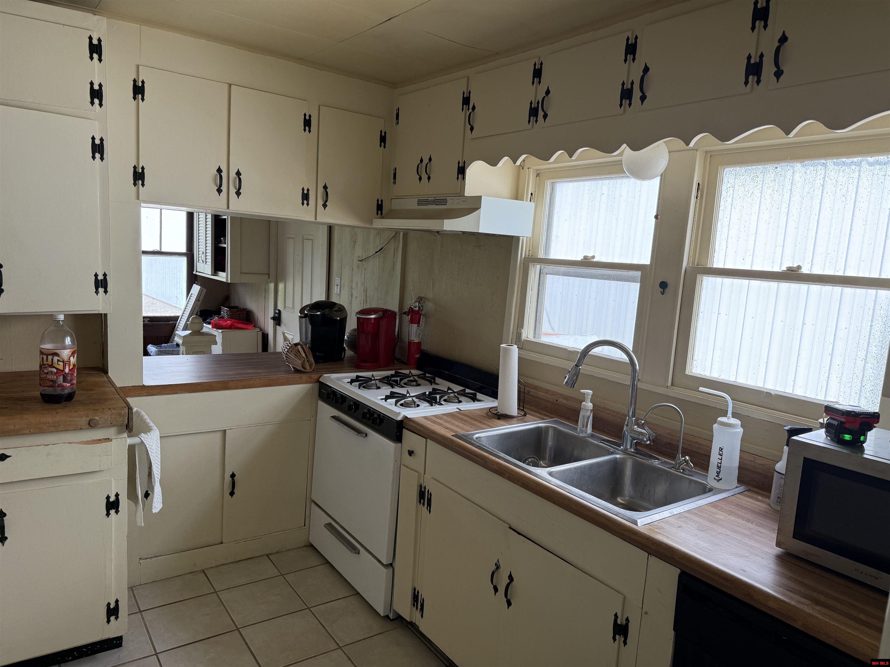 111 CR 27 Mountain Home, AR