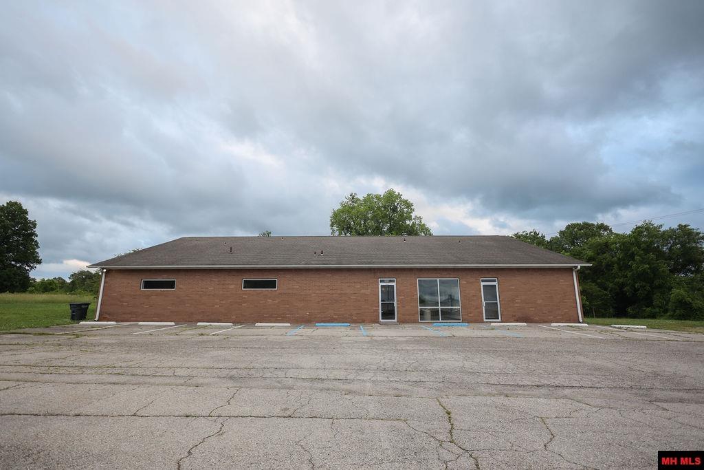 1177 HWY 62 Cotter, AR