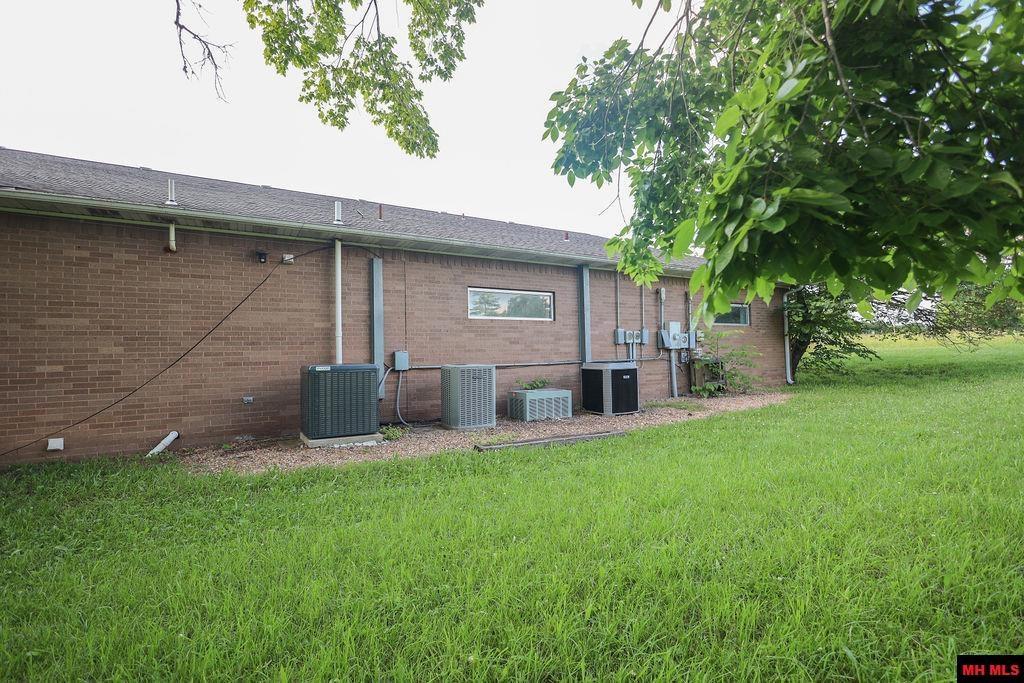 1177 HWY 62 Cotter, AR