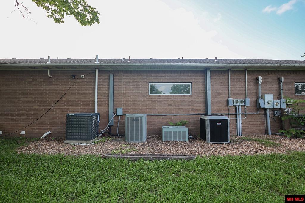 1177 HWY 62 Cotter, AR