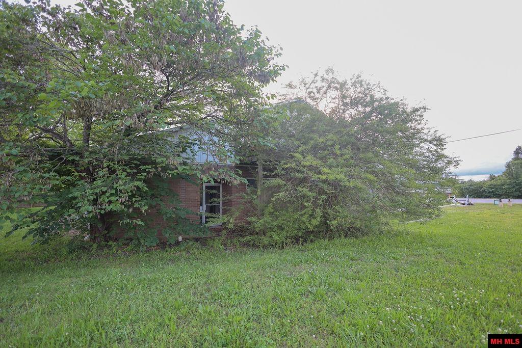 1177 HWY 62 Cotter, AR