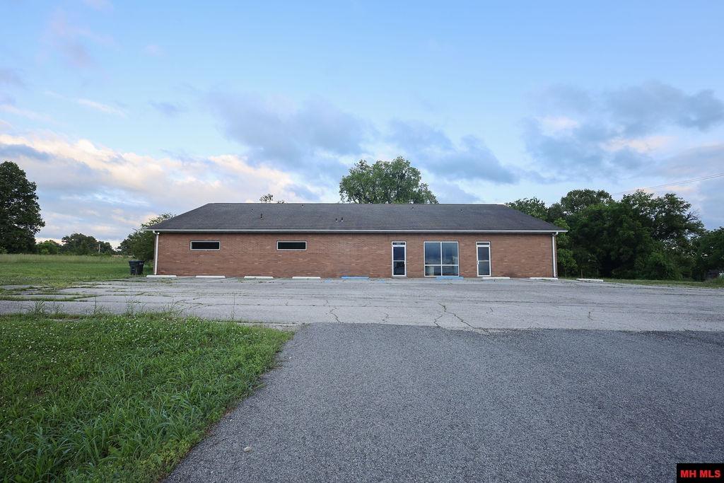 1177 HWY 62 Cotter, AR
