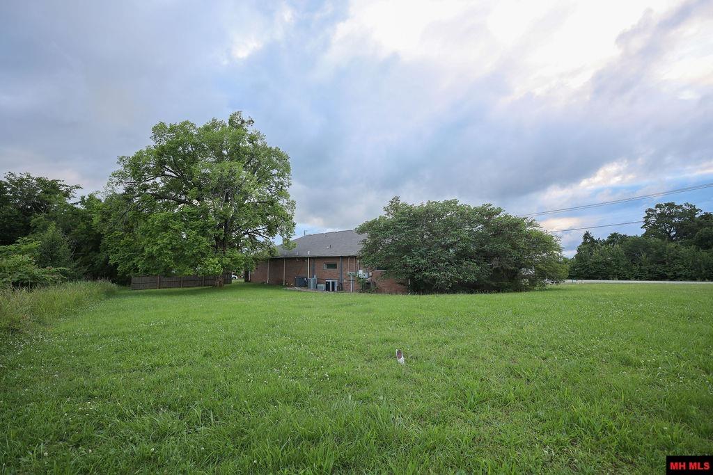 1177 HWY 62 Cotter, AR