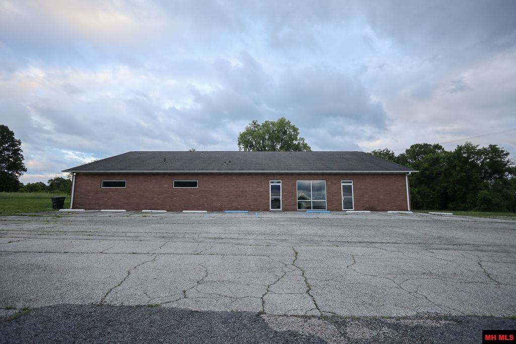 1177 HWY 62 Cotter, AR