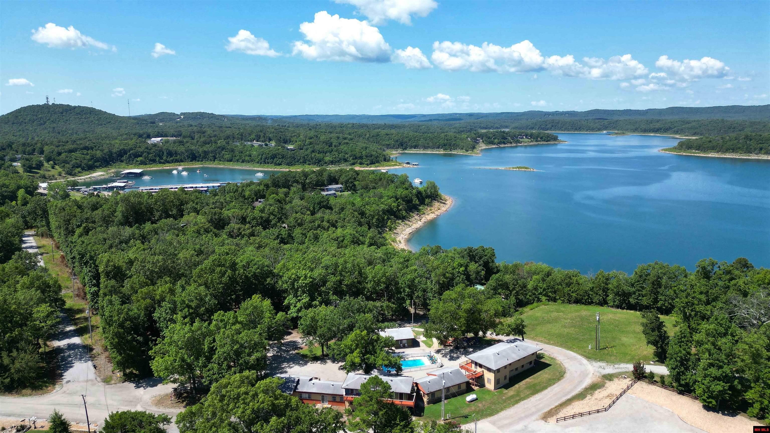 205 PINEHURST POINT Bull Shoals, AR
