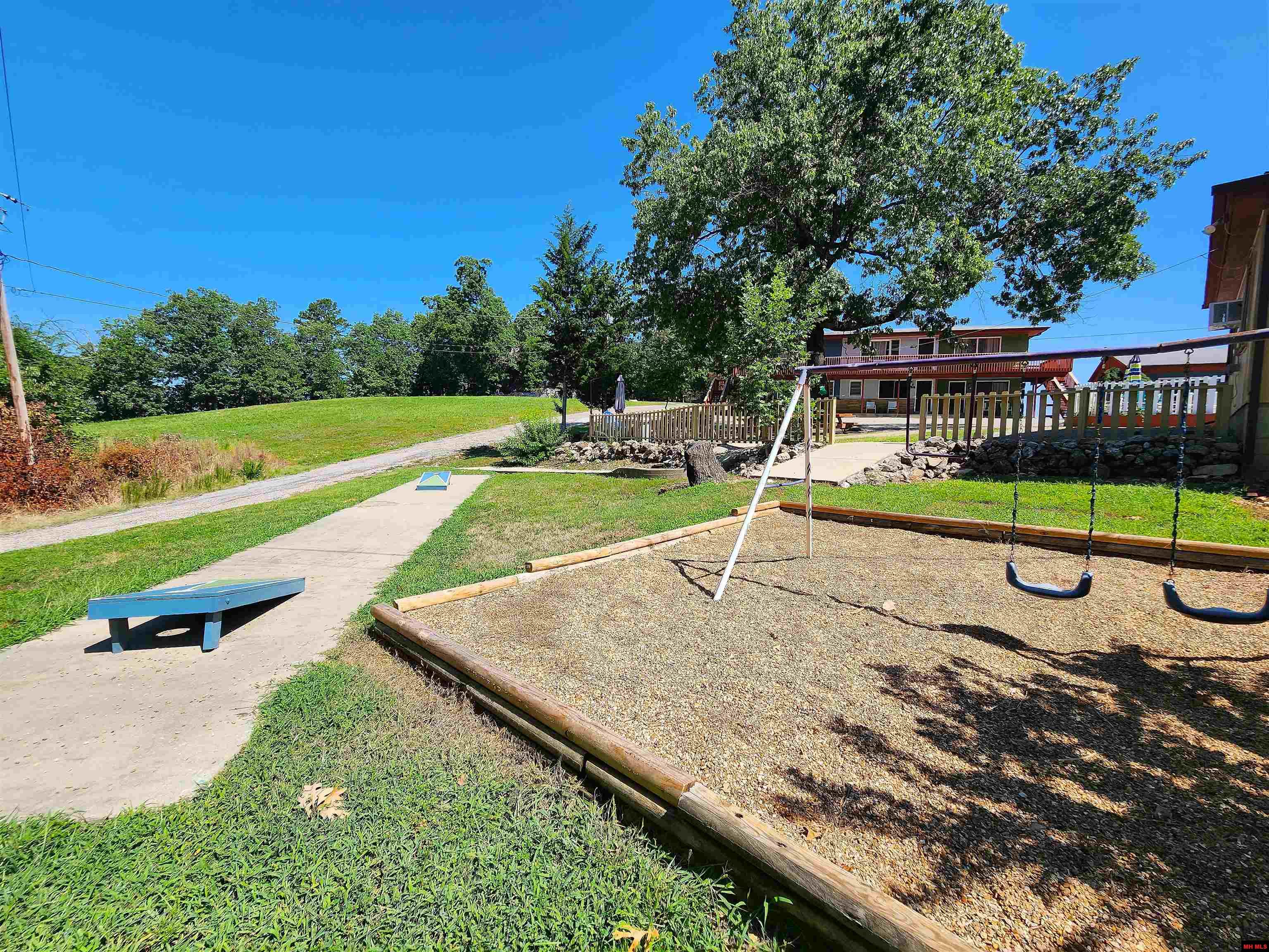 205 PINEHURST POINT Bull Shoals, AR