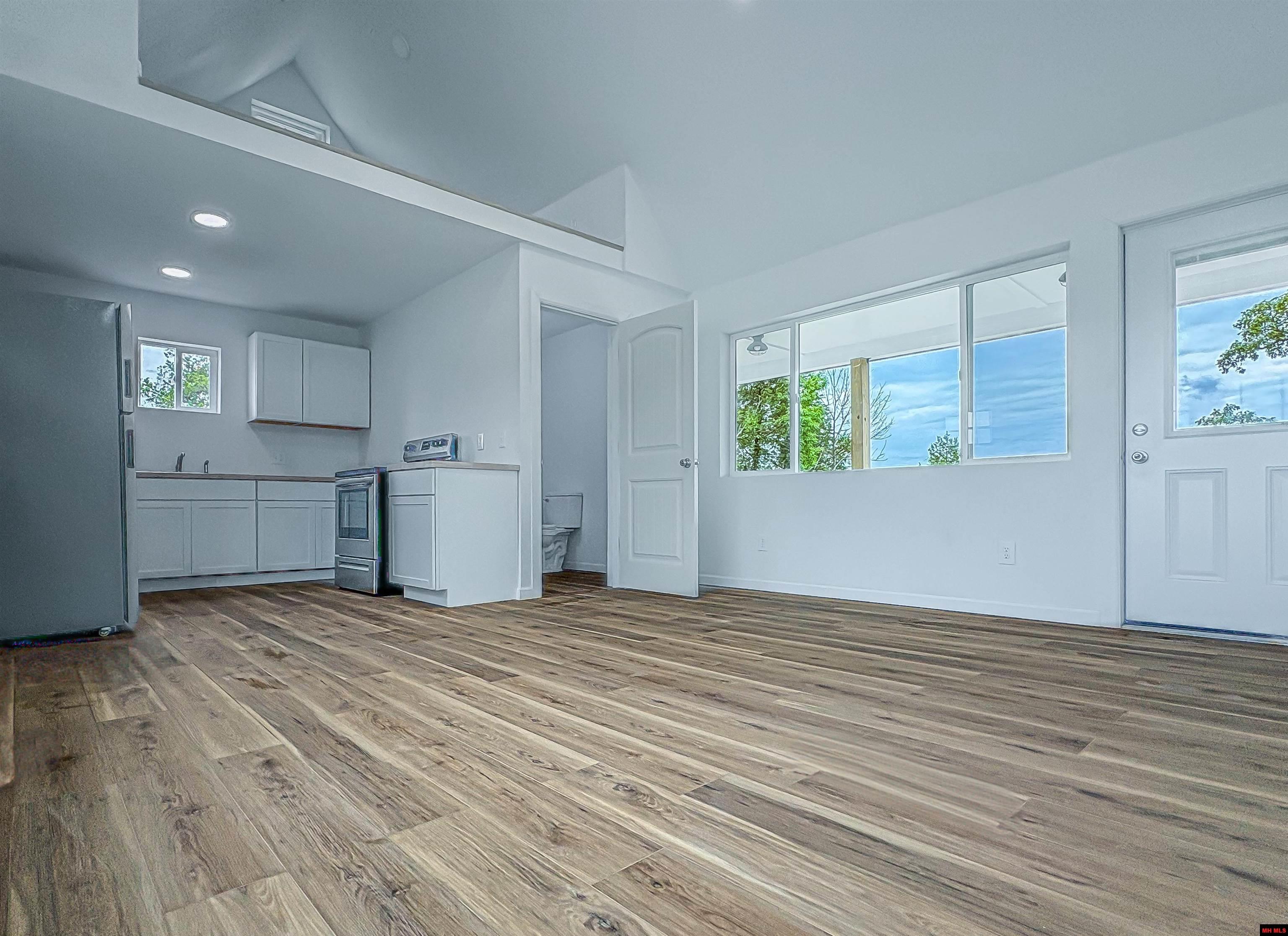 5 MC 2028 Yellville, AR 72687