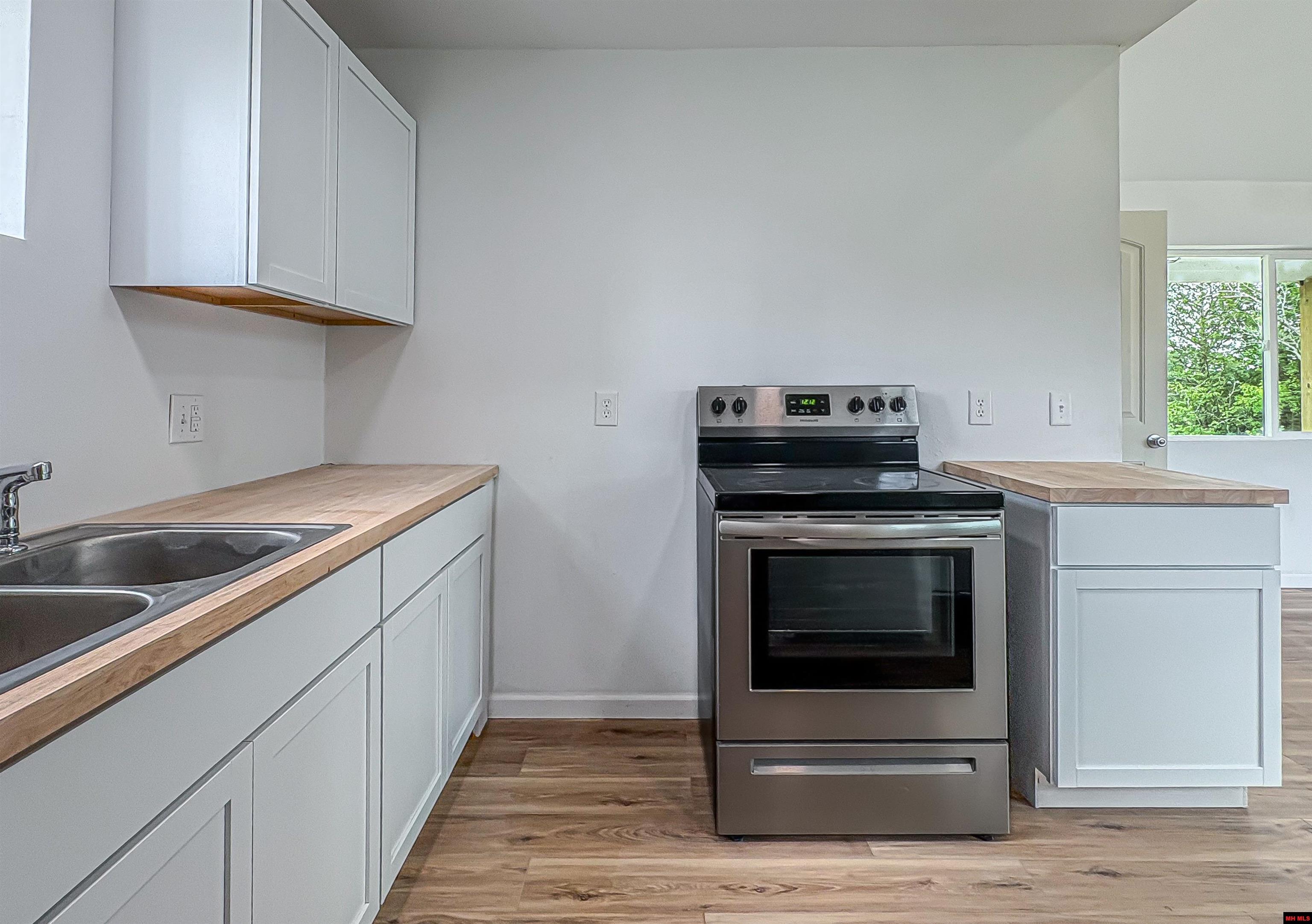 5 MC 2028 Yellville, AR 72687