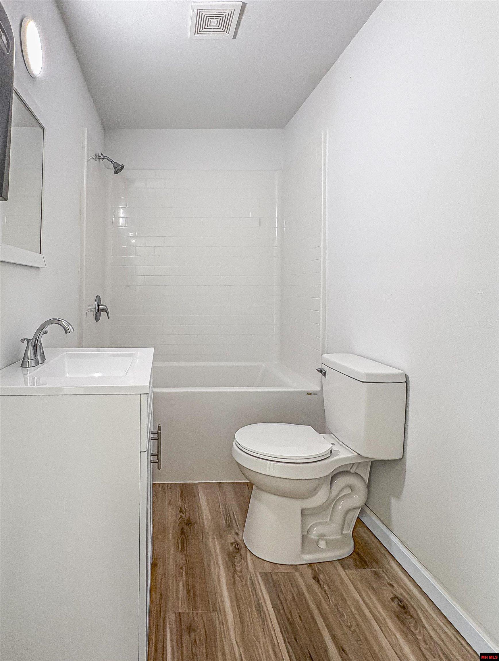 5 MC 2028 Yellville, AR 72687