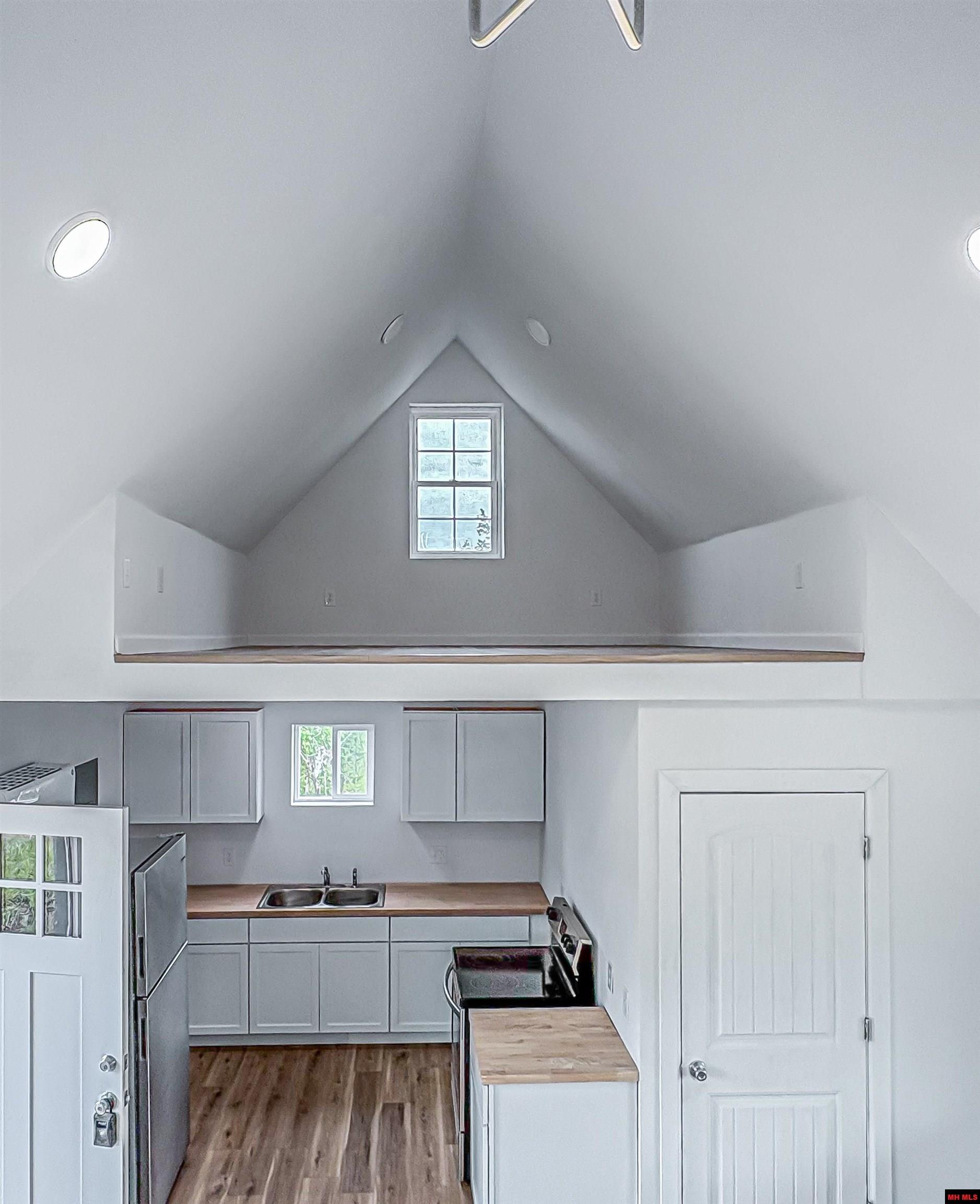 5 MC 2028 Yellville, AR 72687