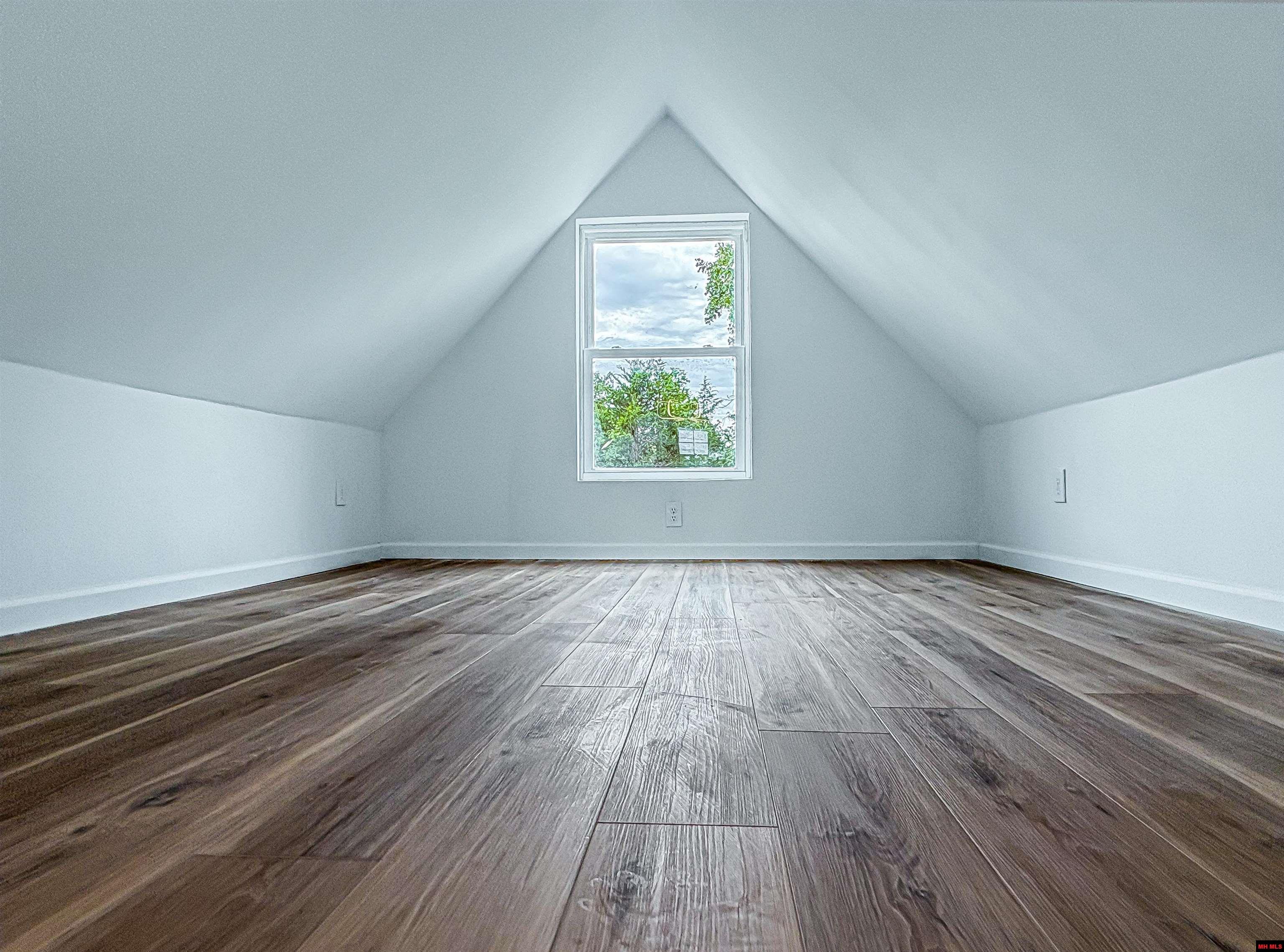 5 MC 2028 Yellville, AR 72687