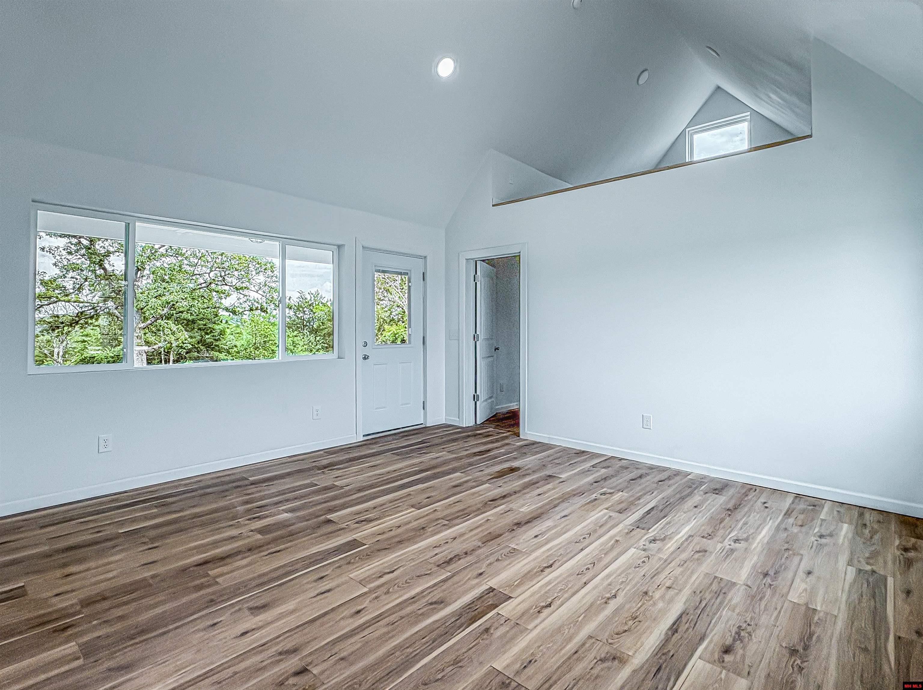 5 MC 2028 Yellville, AR 72687