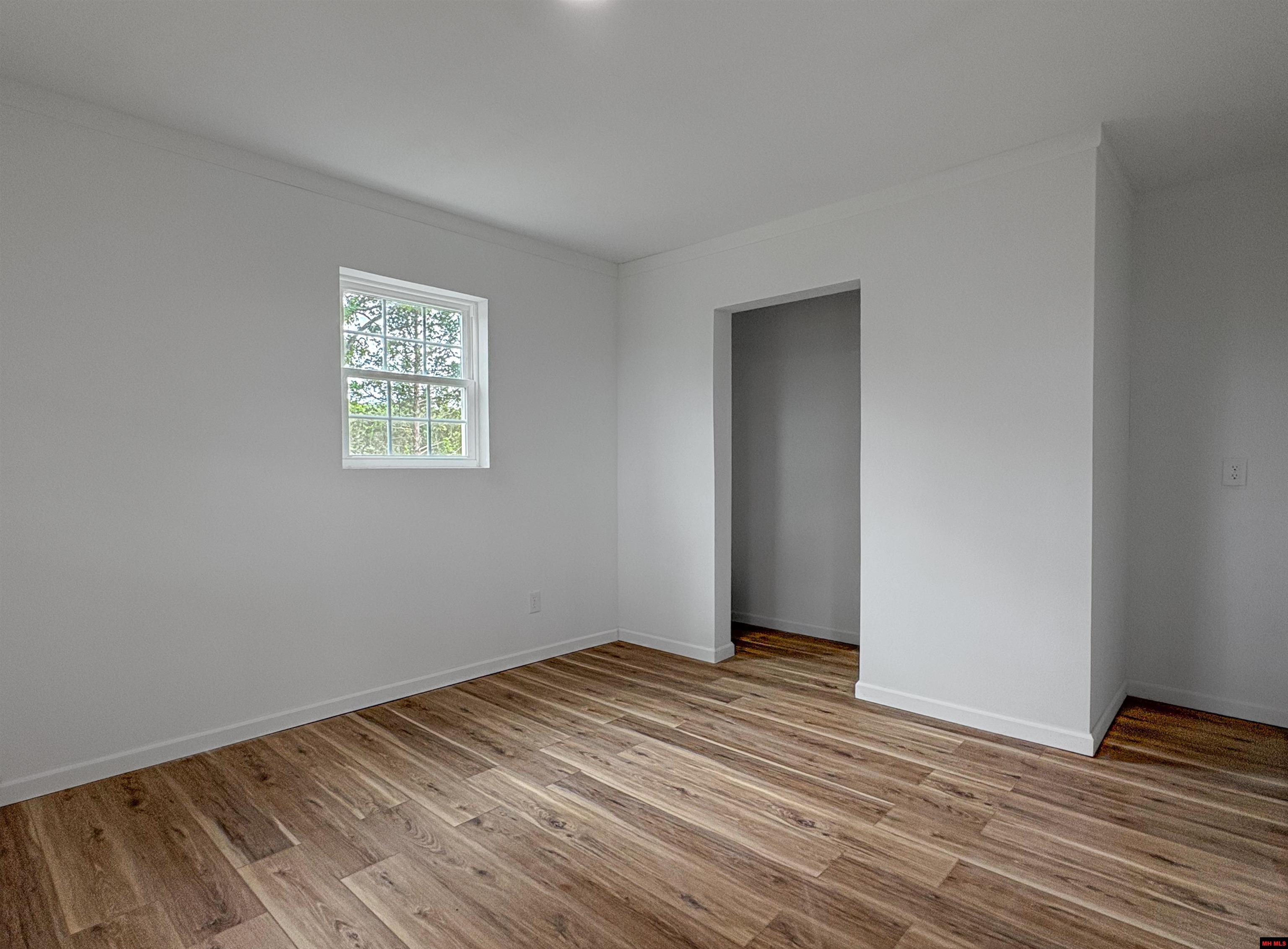 5 MC 2028 Yellville, AR 72687