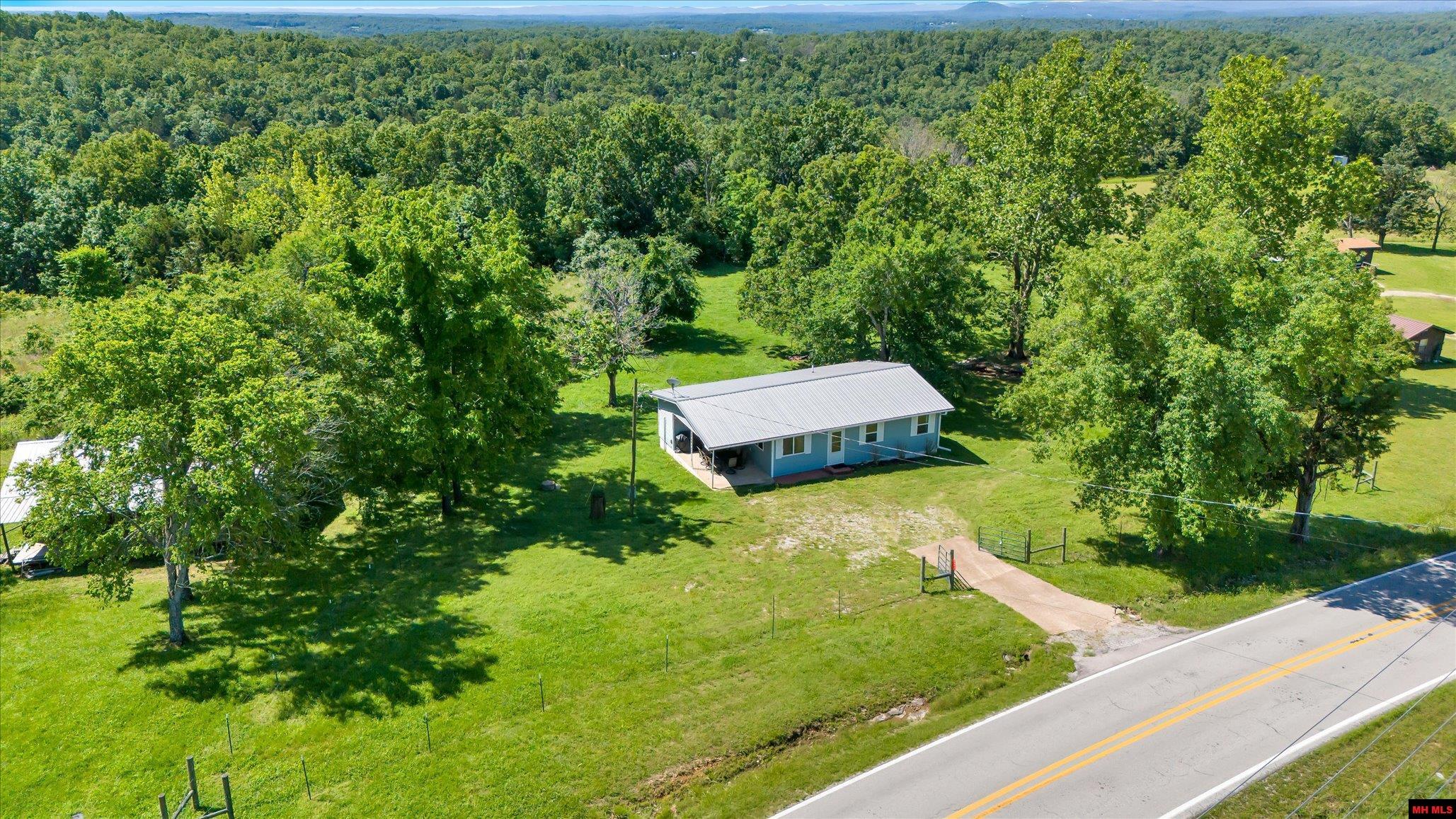 6052 OAKLAND ROAD Oakland, AR