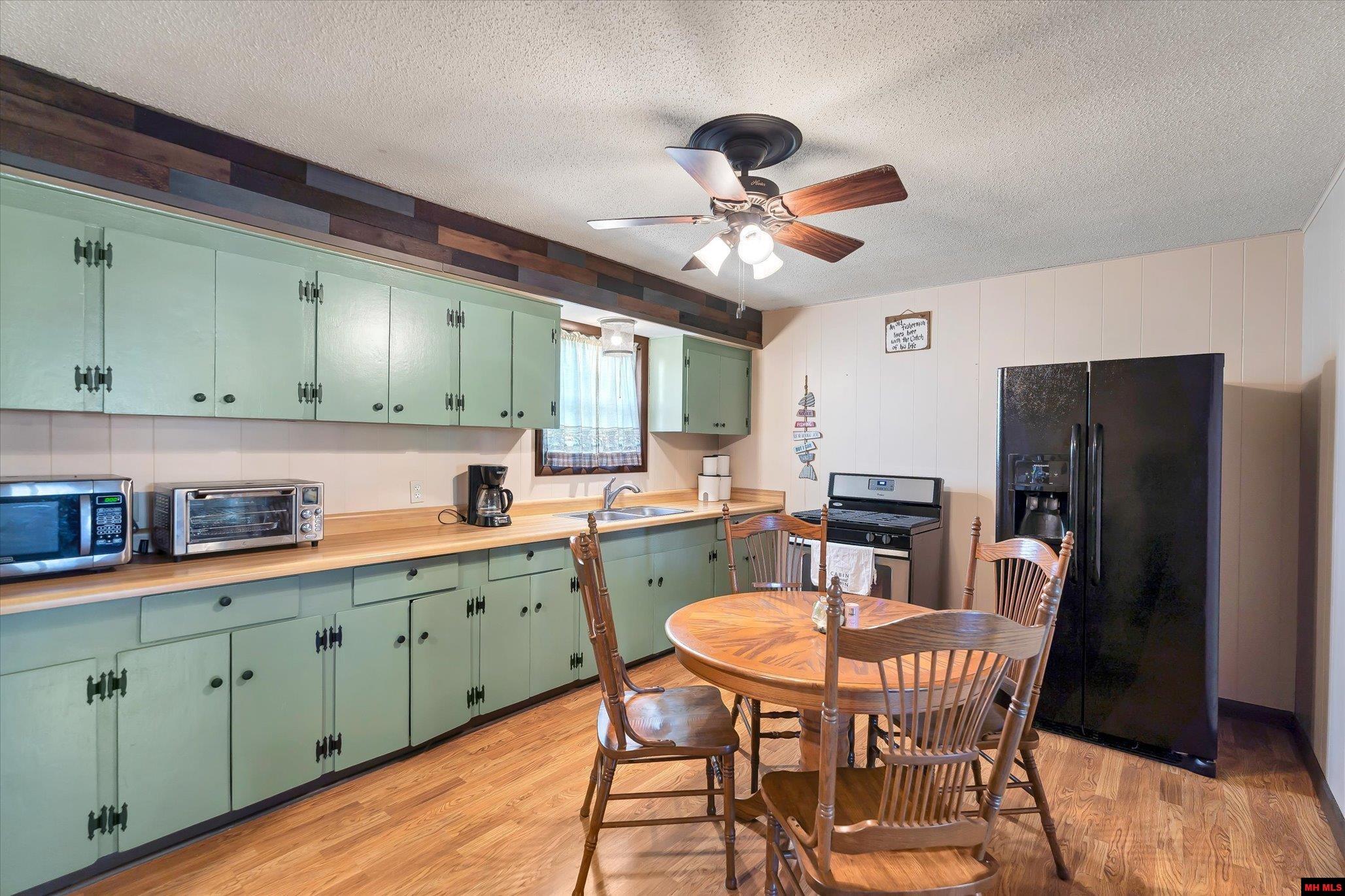 6052 OAKLAND ROAD Oakland, AR